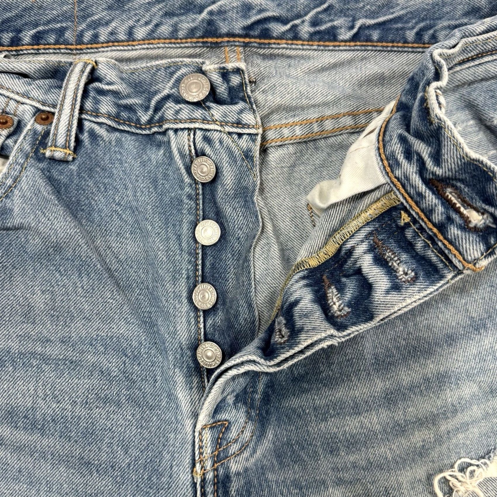 Levi's VINTAGE Levi’s 501 XX Jeans Men 32x30 Distressed Ripped Thrashed Blue Denim Cotton Jeans Size US 32 / EU 48 - 3 Thumbnail