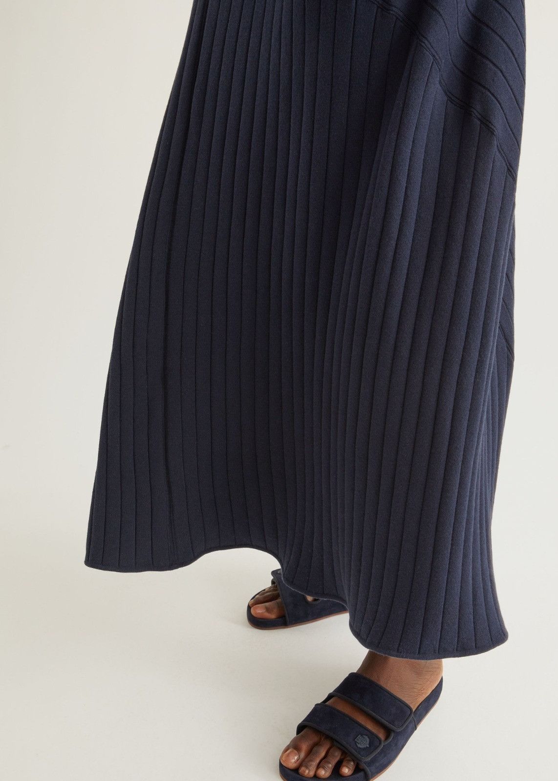 Loro Piana o1srvl11e0824 Providence Knitted Maxi Dress in Navy Blue Size L / US 10 / IT 46 - 5 Thumbnail