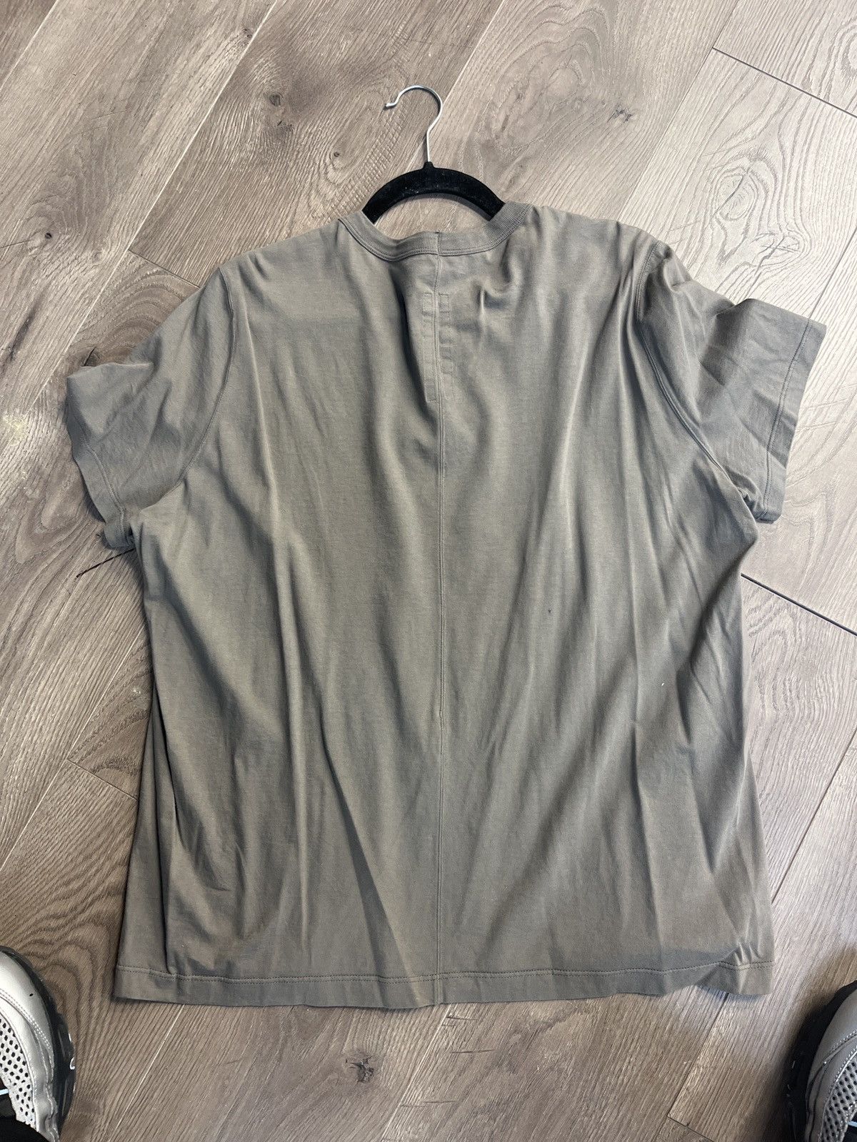 Rick Owens Rick Owens t shirt xl Size US XL / EU 56 / 4 - 1 Thumbnail