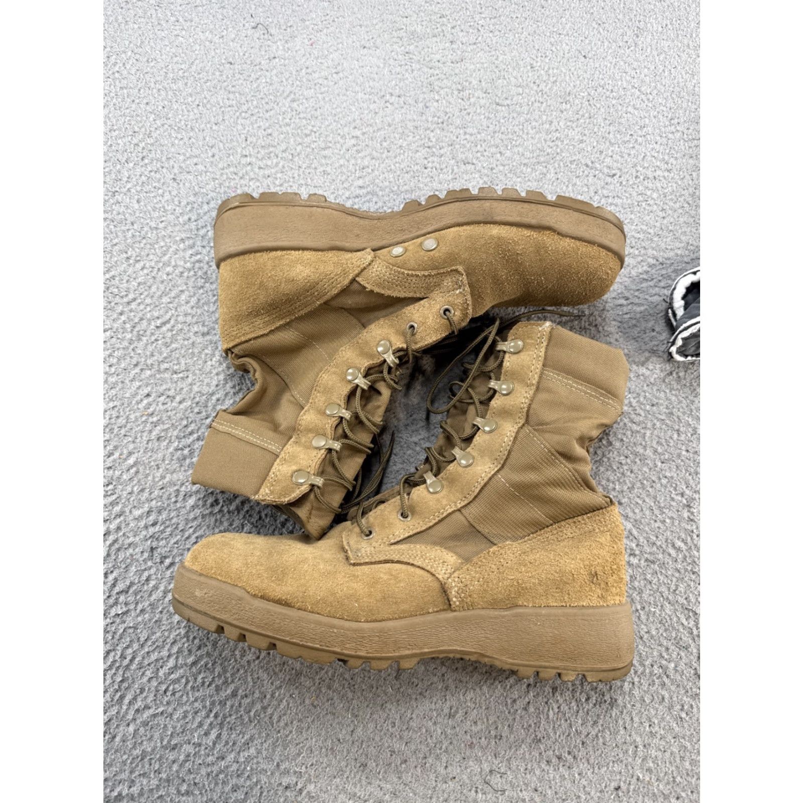 Vibram McRae Mens Boot Combat 9.5 Beige Leather Suede Nylon Vibram Sole Liner EUC Mens Size US 9.5 / EU 42-43 - 2 Thumbnail