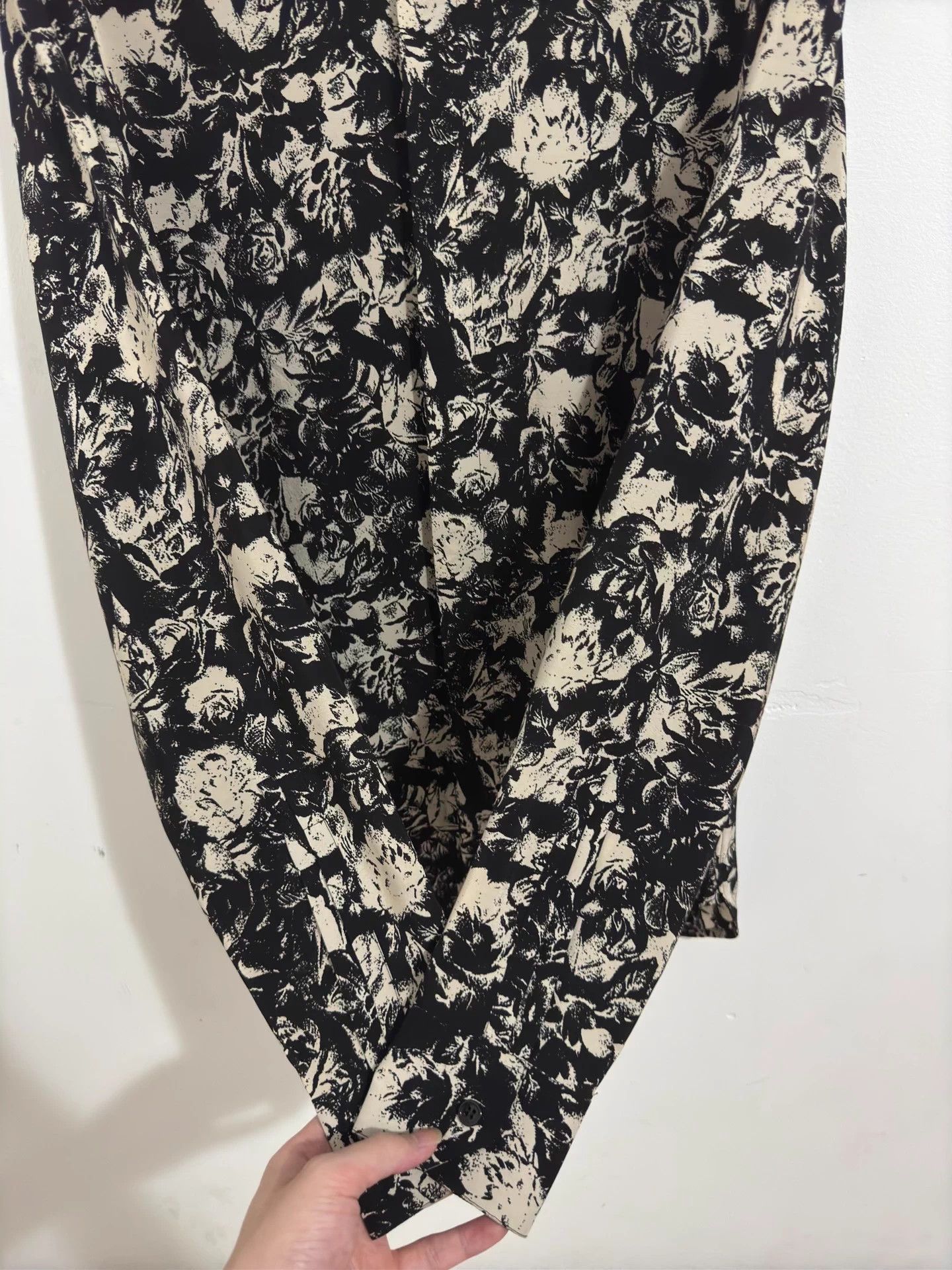 Saint Laurent Paris SAINT LAURENT SLP 21FW French Rose Print Silk Shirt 36 New Size US S / EU 44-46 / 1 - 5 Thumbnail