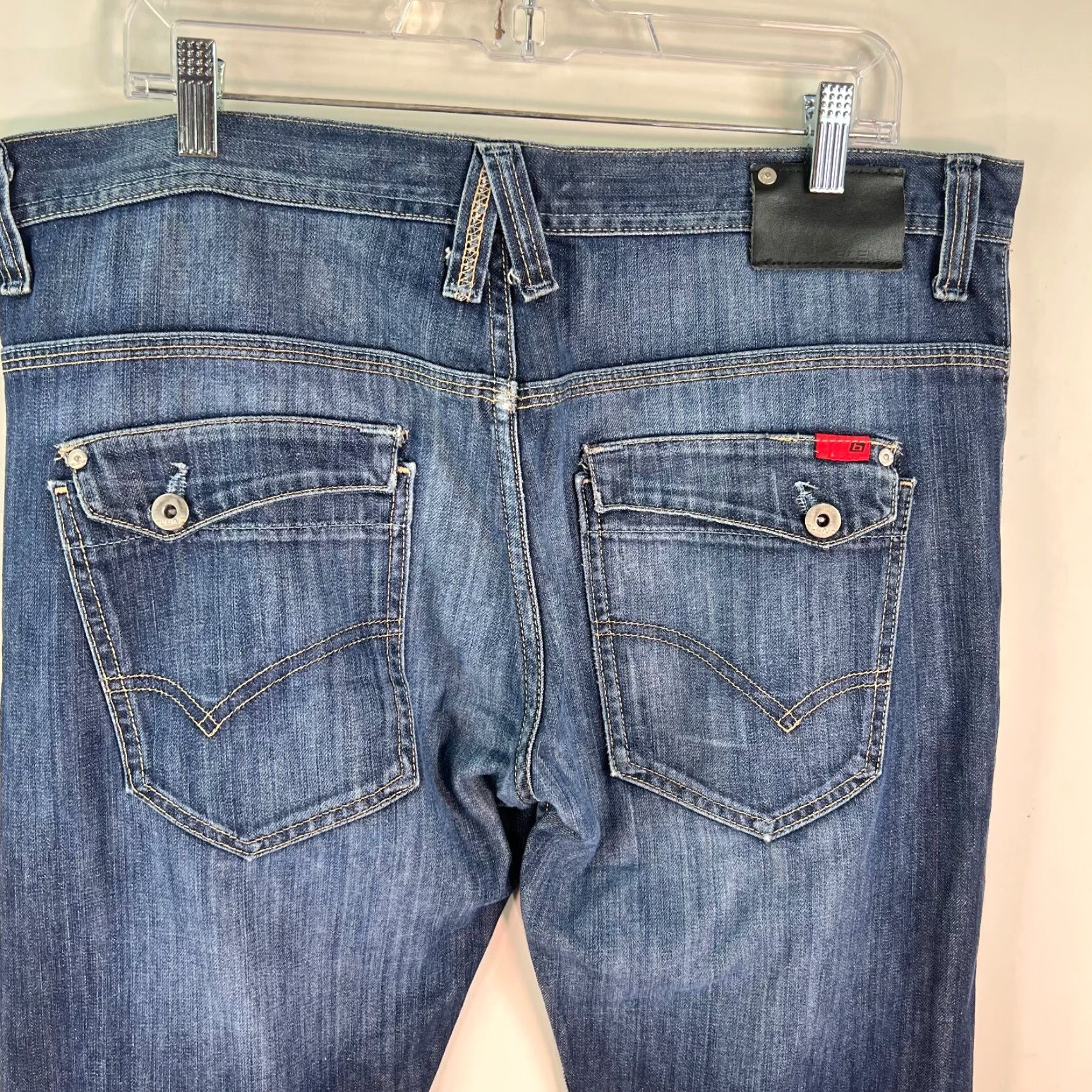 Vintage Blend Jeans Mens Flat Front Dark Wash Button Fly Blue Straight Denim Jeans 32 Regular 5-Pocket Blue Mens Size US 36 / EU 52 - 4 Thumbnail