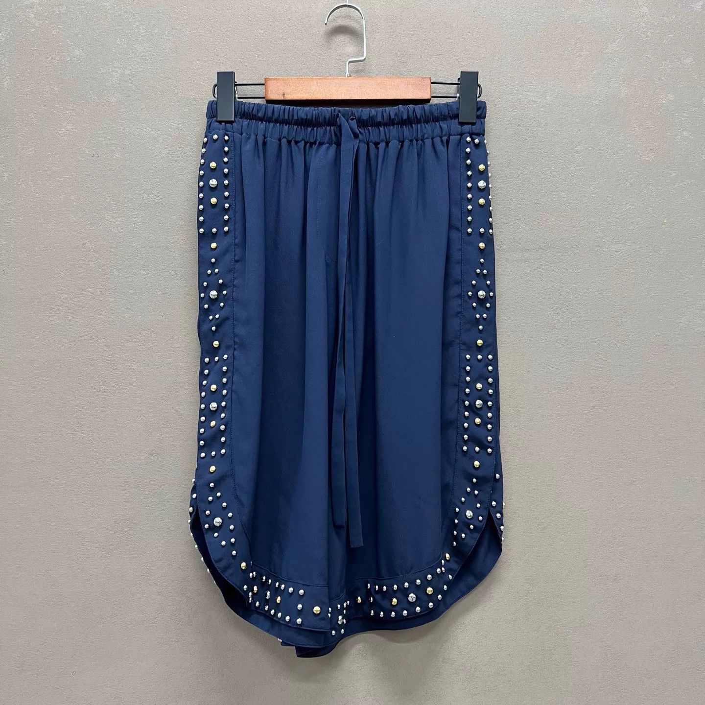 Louis Vuitton Louis Vuitton Rivet Silk Shorts 32 New With Tags Size 24" / US 00 / IT 34 - 1 Thumbnail