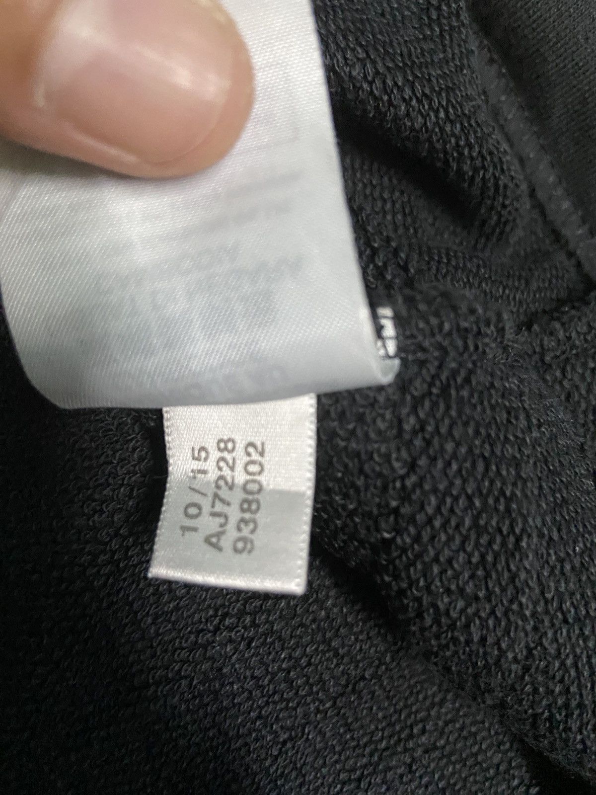 Adidas Adidas three stripes sleeveless crop Size US L / EU 52-54 / 3 - 10 Thumbnail