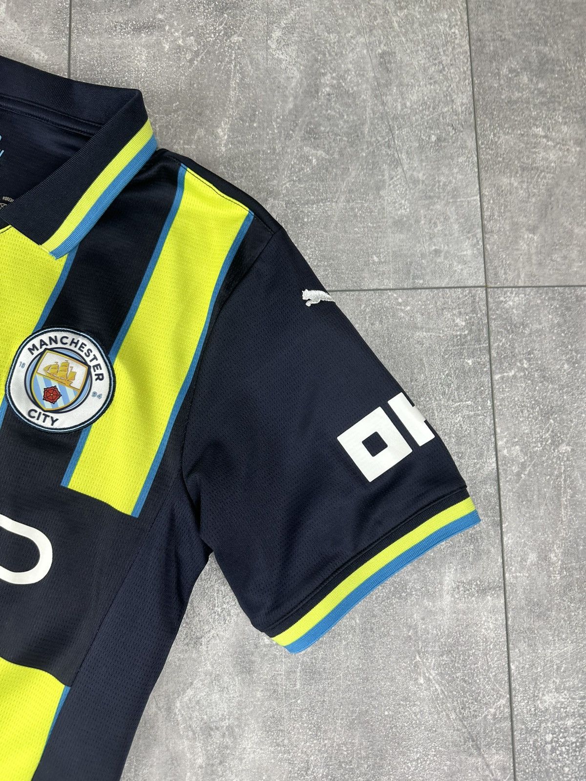 Puma Puma Manchester City Away 2024/25 Soccer Football Jersey Size US S / EU 44-46 / 1 - 4 Thumbnail