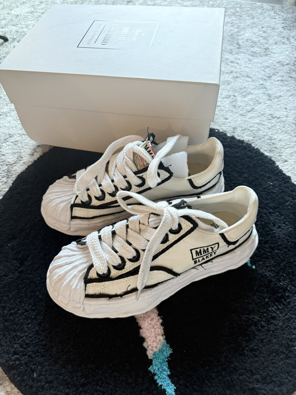 Maison MIHARA YASUHIRO Maison MIHARA YASUHIRO Blakey Low OG Overhanging Sneakers Size US 8 / EU 41 - 1 Thumbnail
