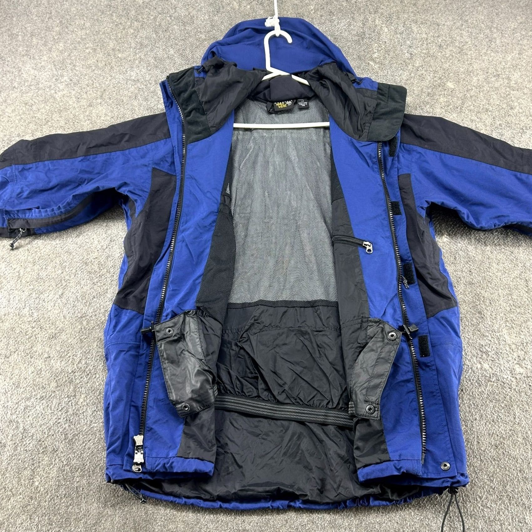 Mountain Hardwear VINTAGE Mountain Hardwear Jacket Men L Blue Black Parka Rain Hooded Mt Baker 90s Size US L / EU 52-54 / 3 - 2 Thumbnail