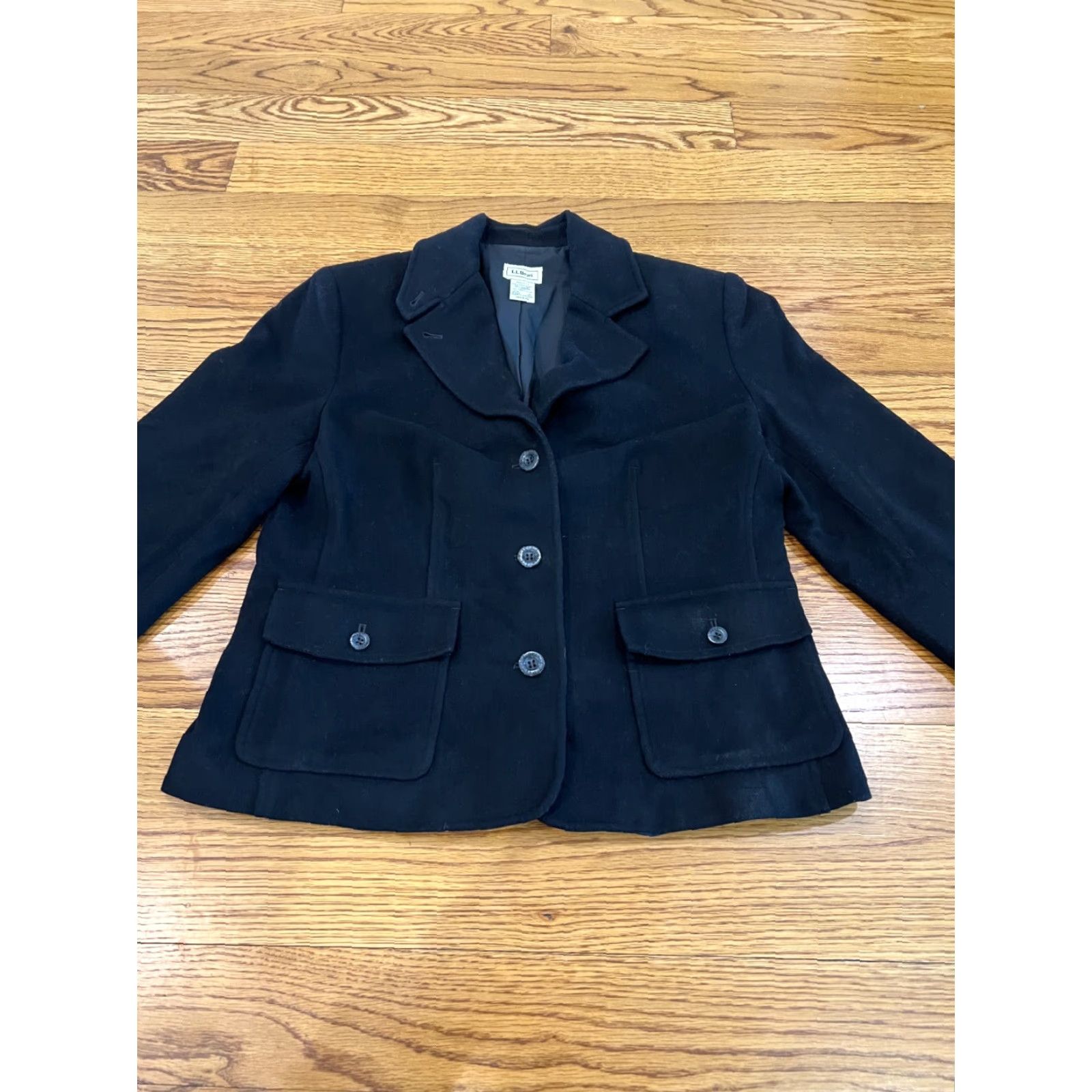 Vintage VINTAGE LL Bean Women’s Wool Blazer Petite Size S Black Lined 3 Button Blazer Size S / US 4 / IT 40 - 2 Thumbnail