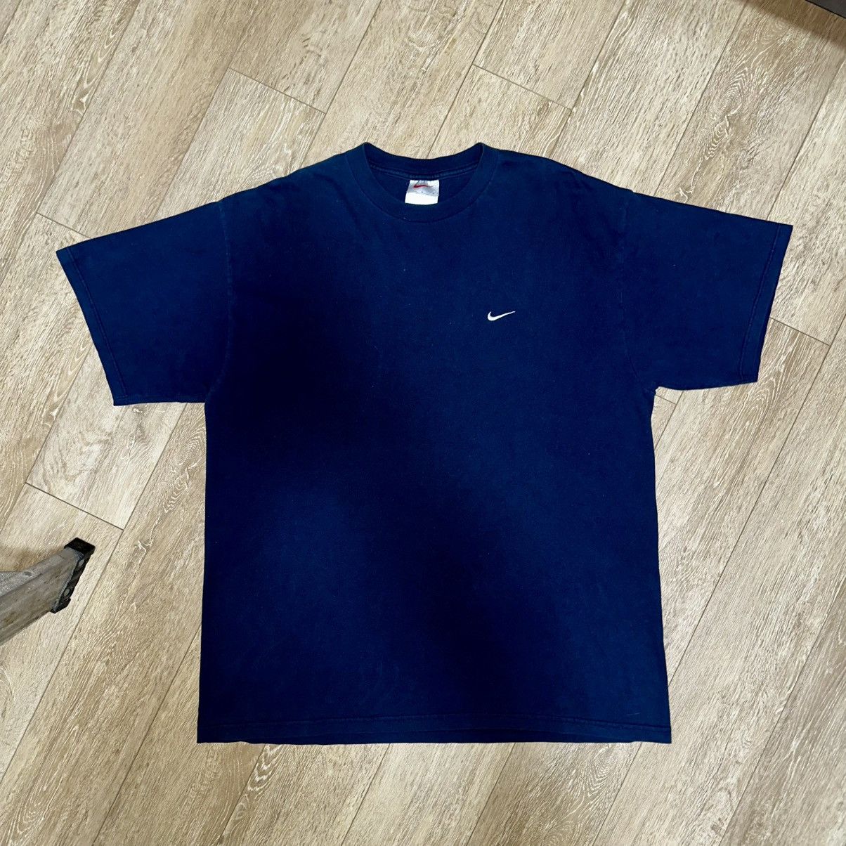 Nike Vintage 90s Nike Essential Check Swoosh Tee Size US L / EU 52-54 / 3 - 1 Thumbnail
