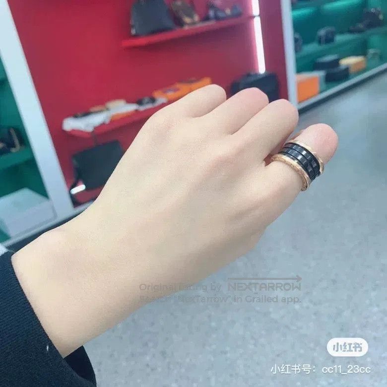 Bvlgari Bulgari Black Ceramic Rose Gold Ring. Size ONE SIZE - 8 Thumbnail