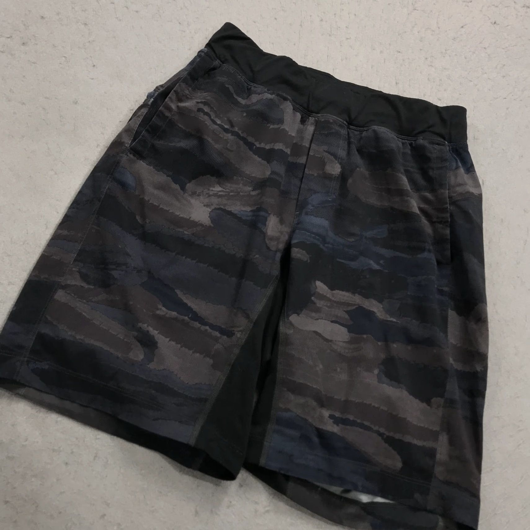 Lululemon Lululemon Shorts Mens S Gray Camouflage Elastic Waist Pockets Inseam 10 Athletic Activewear Gym Running Size US 29 - 3 Thumbnail