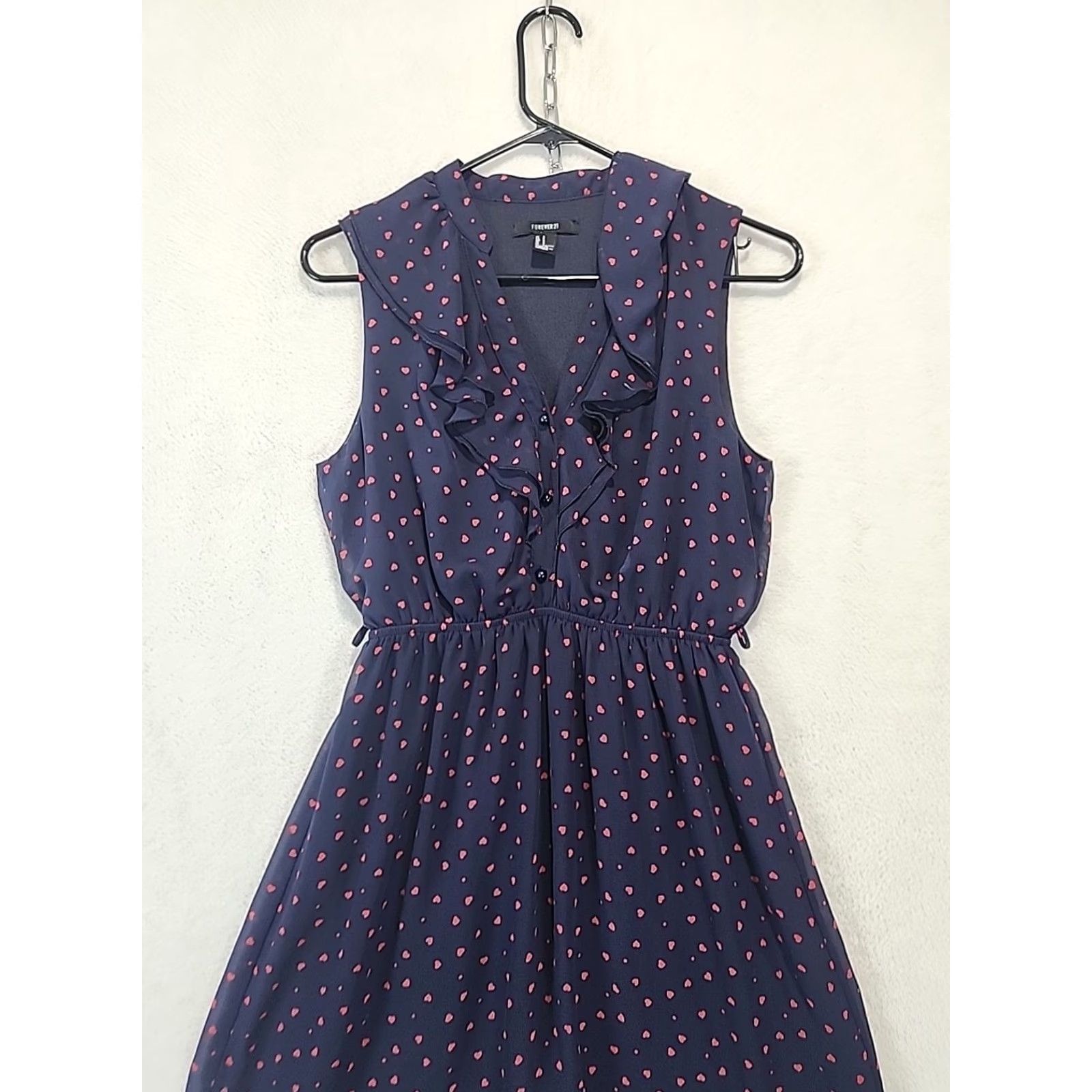 Forever 21 FOREVER 21 Contemporary Navy Blue Heart Print Mini Dress S Women's Sleeveless V-Neck Button Front Casual Petite - Not applicable Size S / US 4 / IT 40 - 2 Thumbnail