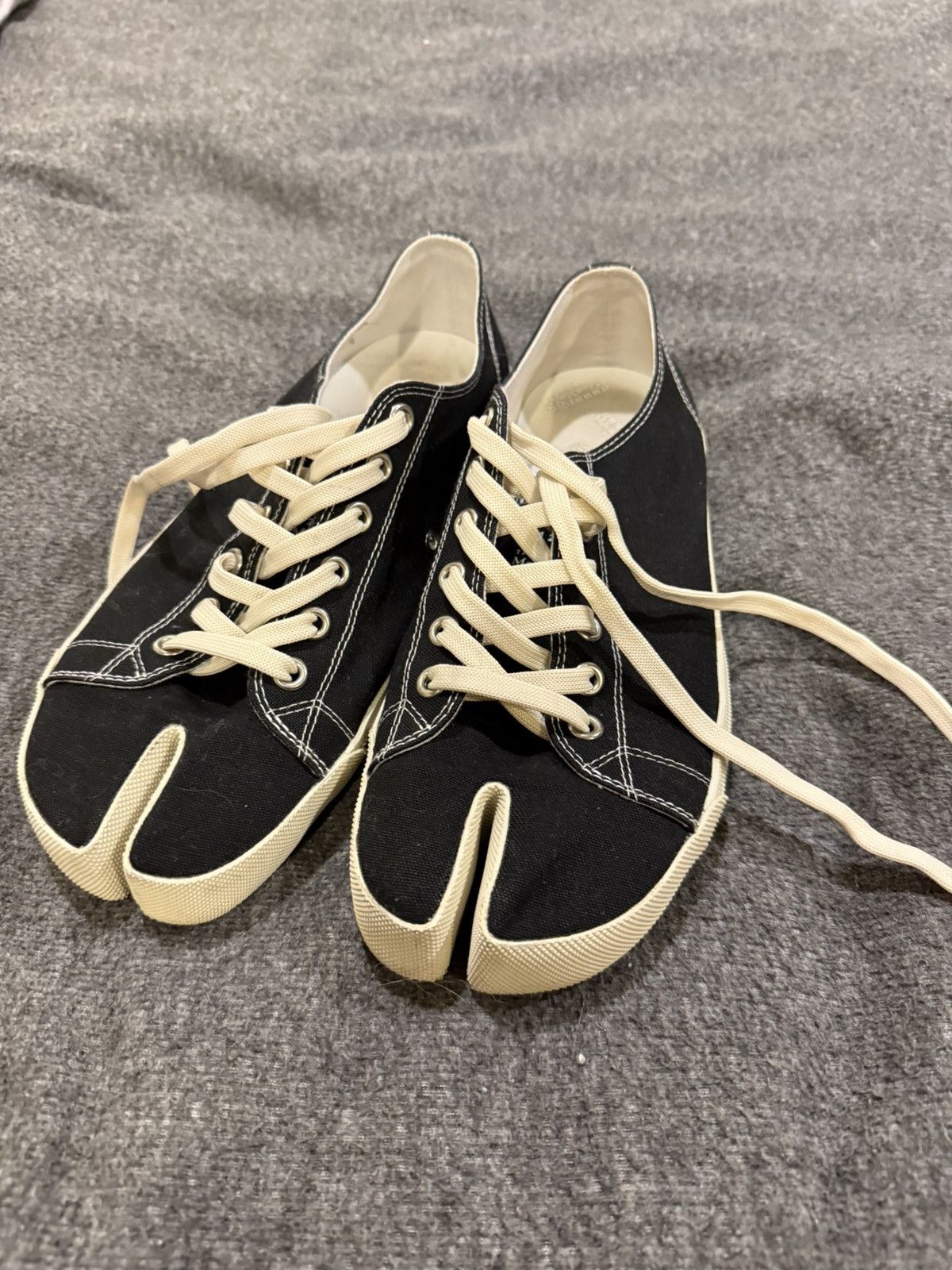 Maison Margiela MM camel toe snickers Size US 10 / EU 43 - 1 Thumbnail