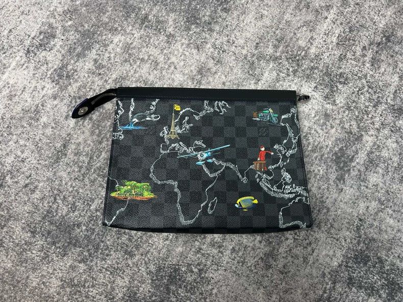 Louis Vuitton Louis Vuitton Map Limited Clutch bag Size ONE SIZE - 2 Thumbnail