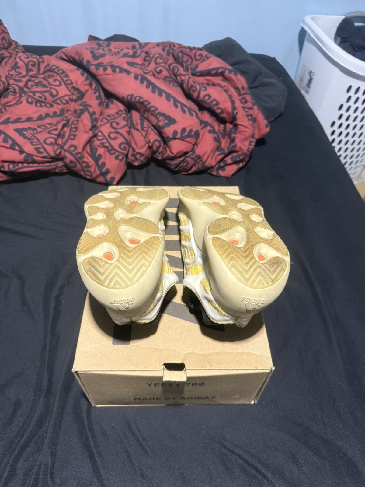Yeezy yeezy 700 v3 safflower Size US 12.5 / EU 45-46 - 7 Thumbnail