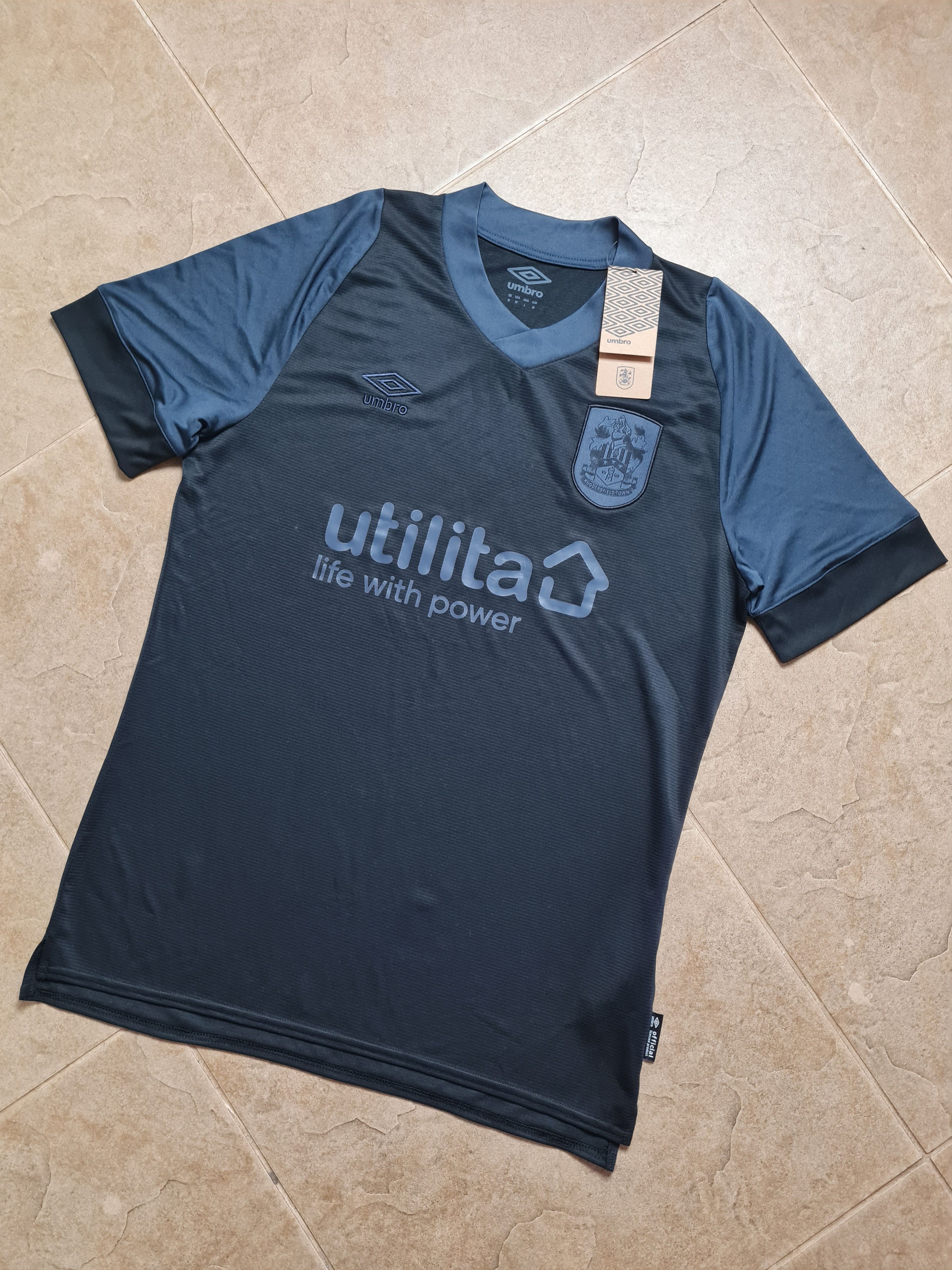 Umbro Umbro Huddersfield Town 2022/23 Soccer shirt Black Size M Size US M / EU 48-50 / 2 - 6 Thumbnail