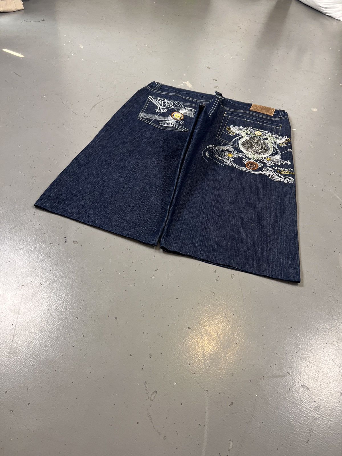 Vintage Vintage raw blue crazy embroidered denim jort Size US 34 / EU 50 - 7 Thumbnail