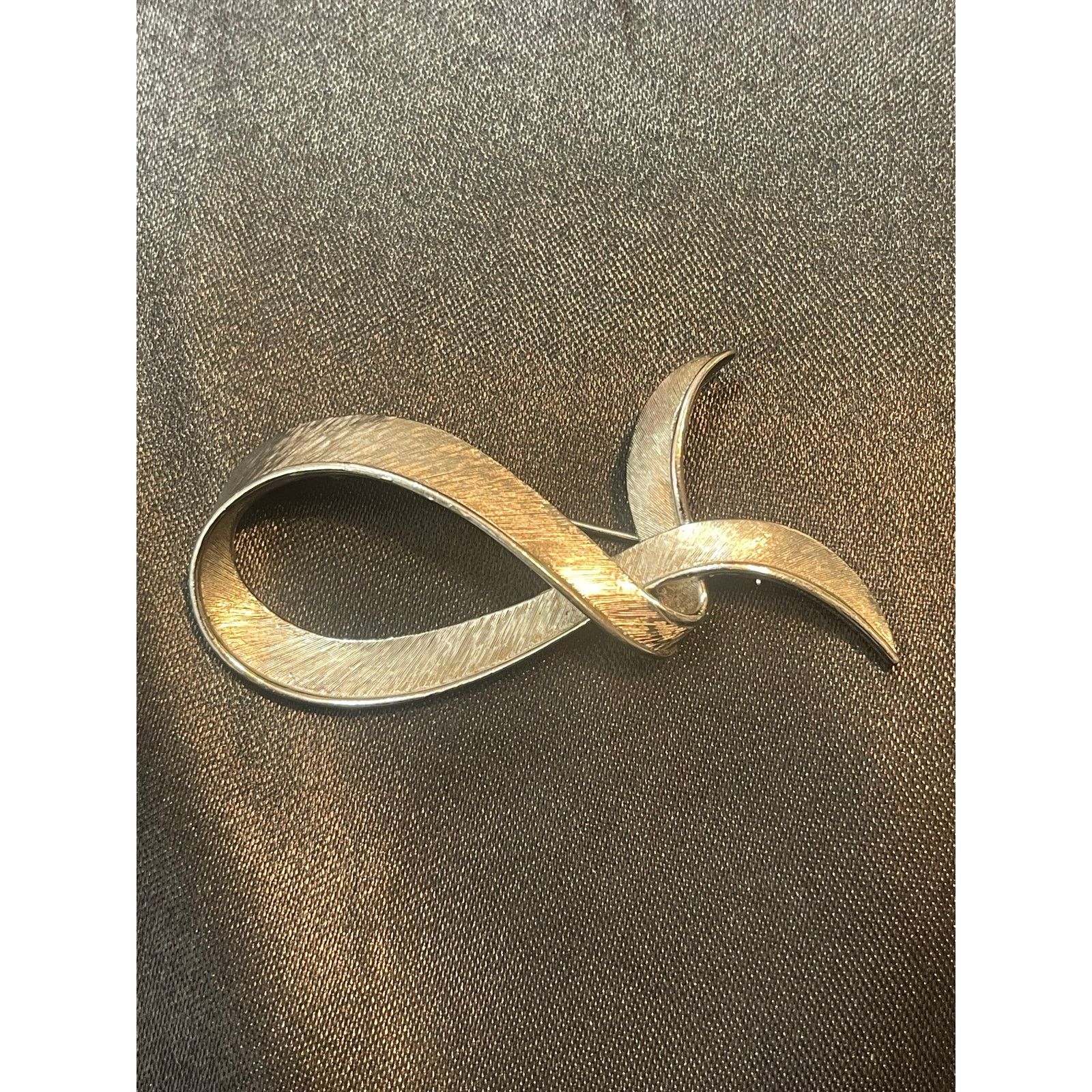 Other Vintage Trifari Crown Brooch Brushed Silver Tone Size ONE SIZE - 1 Thumbnail