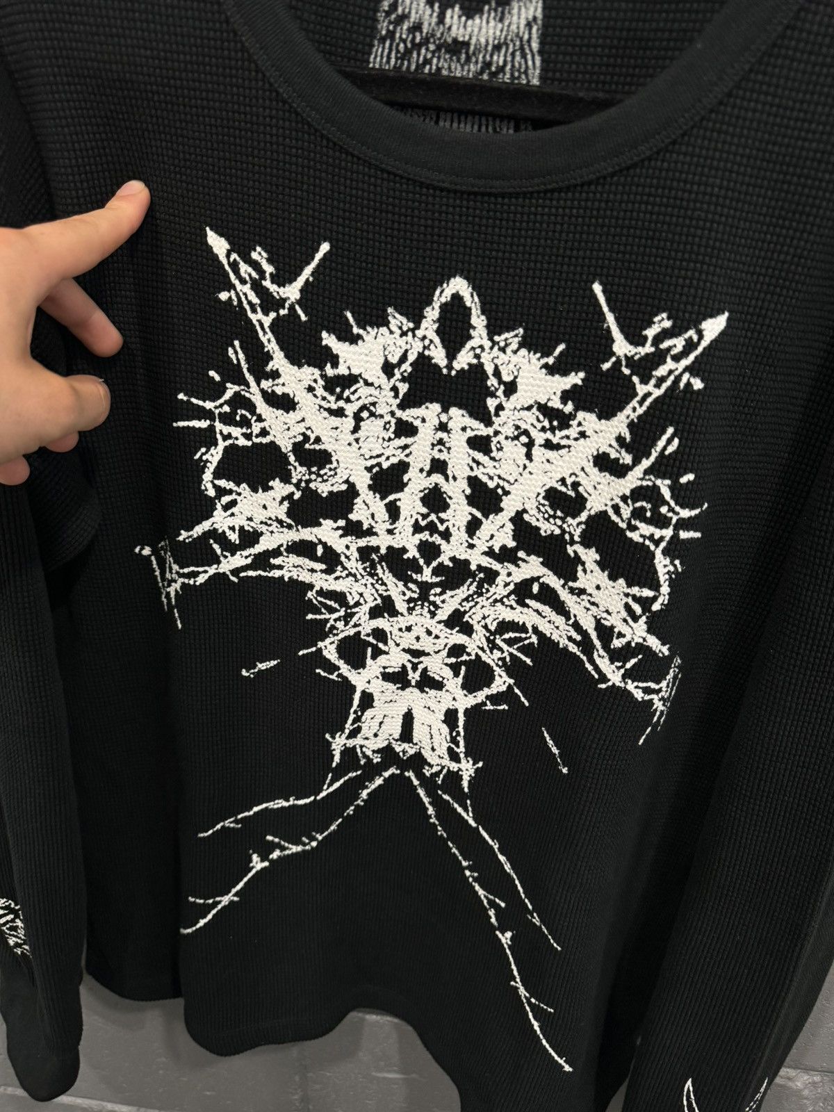 Ken Carson KEN CARSON A GREAT CHAOS TOUR THERMAL LONGSLEEVE MERCH Size US L / EU 52-54 / 3 - 5 Thumbnail