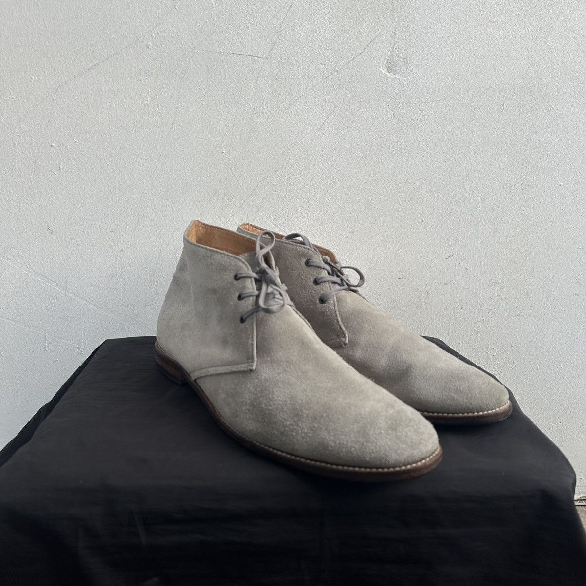 Acne Studios Acne Suede desert boots Size US 10.5 / EU 43-44 - 2 Thumbnail