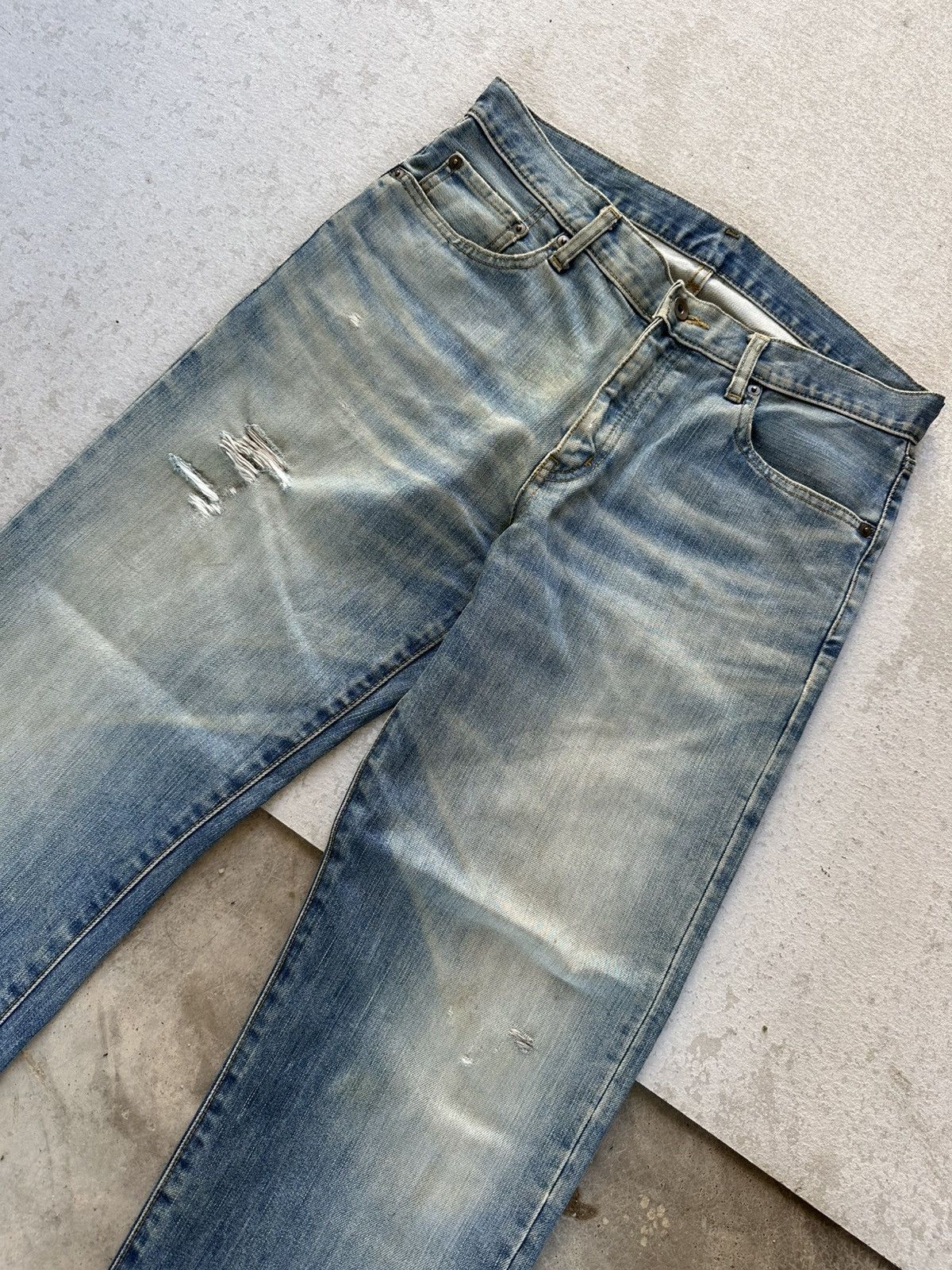 Vintage Vintage UNIQLO Japan Light Washed Distressed Denim Pants W32 Size US 32 / EU 48 - 8 Thumbnail