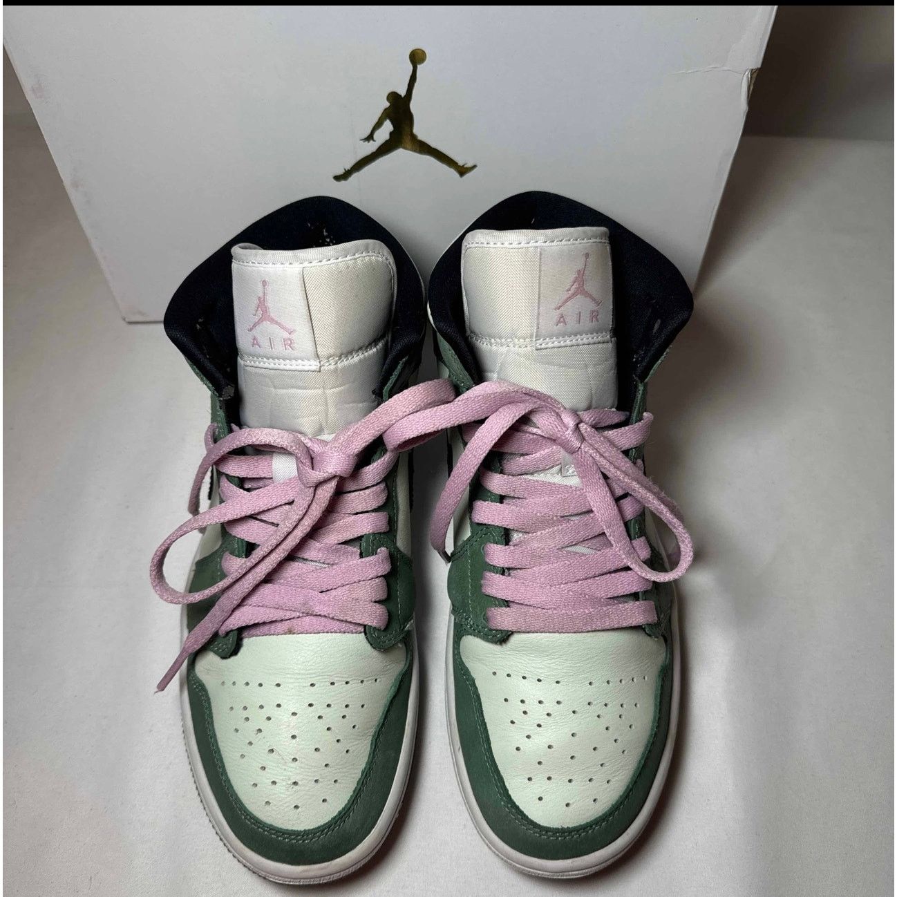 Jordan Brand × Nike Size 8 - Wmns Air Jordan 1 Mid SE Dutch Green Women's Shoes Size US 8 / IT 38 - 4 Thumbnail