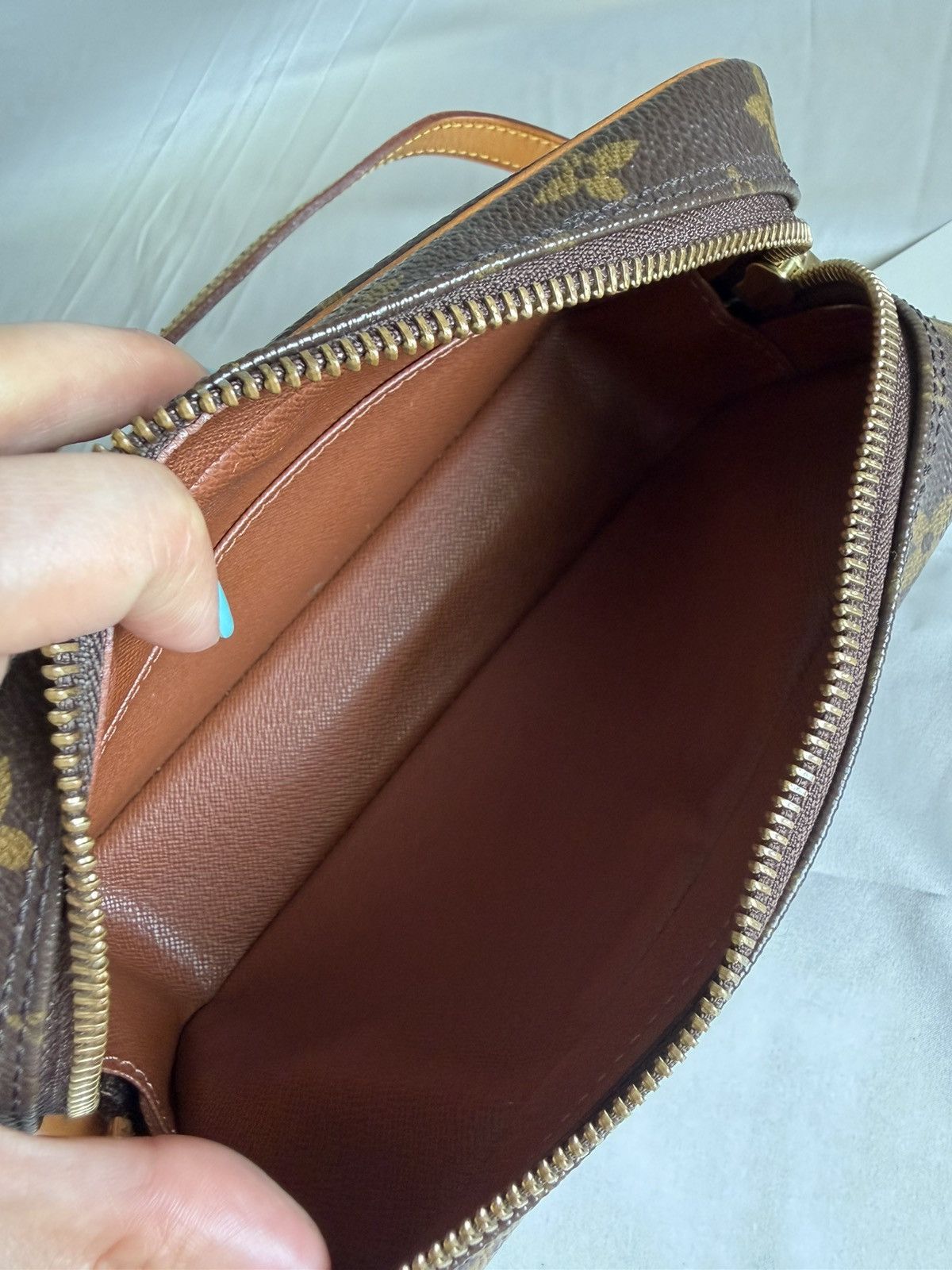 Louis Vuitton Authentic LOUIS VUITTON Cité PM Brown Monogram Shoulder Bag Size ONE SIZE - 20 Thumbnail