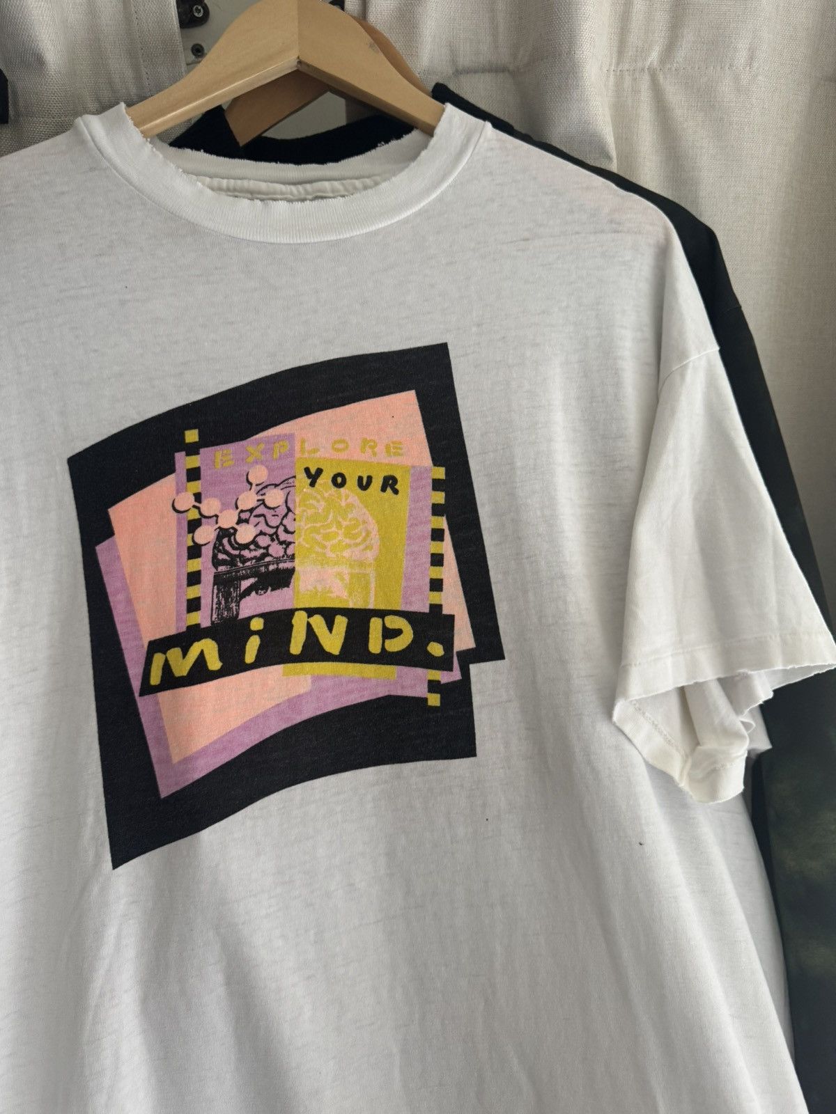 Vintage 1992 Single Stitch Vintage Explore Your Mind Graphic Art Tee Size US XL / EU 56 / 4 - 1 Thumbnail