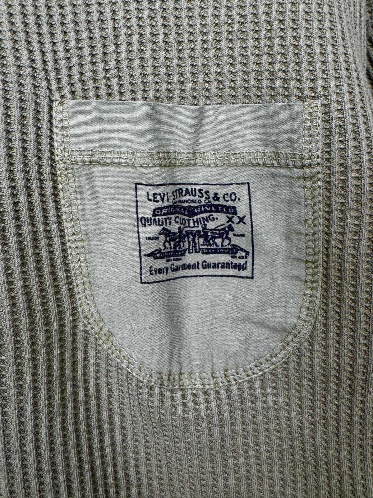 Levi's Vintage Clothing Levis vintage 90s khaki green pocket logo long sleeve tee Size US M / EU 48-50 / 2 - 8 Thumbnail