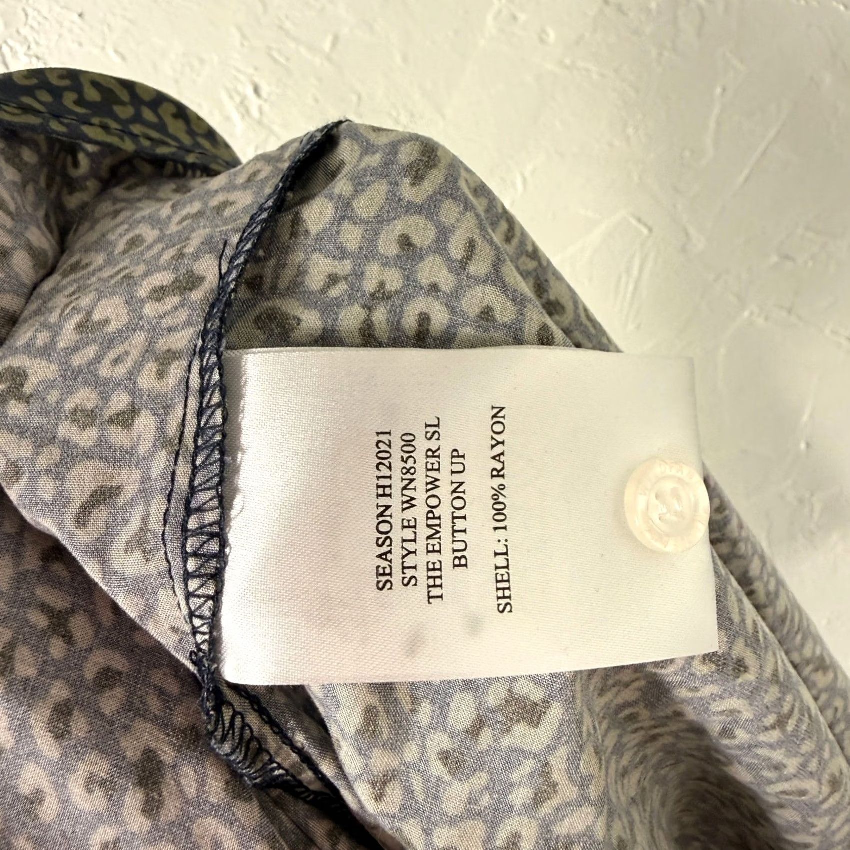 Wildfang Wildfang Women's Shirt S Animal Print Button Up Sleeveless Rayon II29 Blue Size S / US 4 / IT 40 - 7 Thumbnail