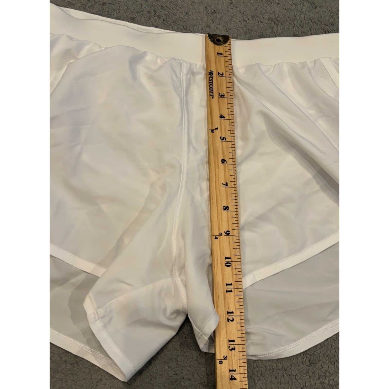 Under Armour Under Armour Shorts Women M White Running Lined Athletic Heatgear Size 32" / US 10 / IT 46 - 4 Thumbnail