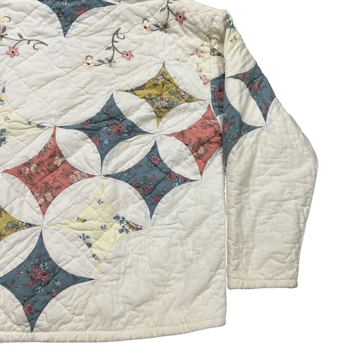 Other Vivid Visions Upcycled Vintage Quilt Hoodie Size US L / EU 52-54 / 3 - 8 Thumbnail