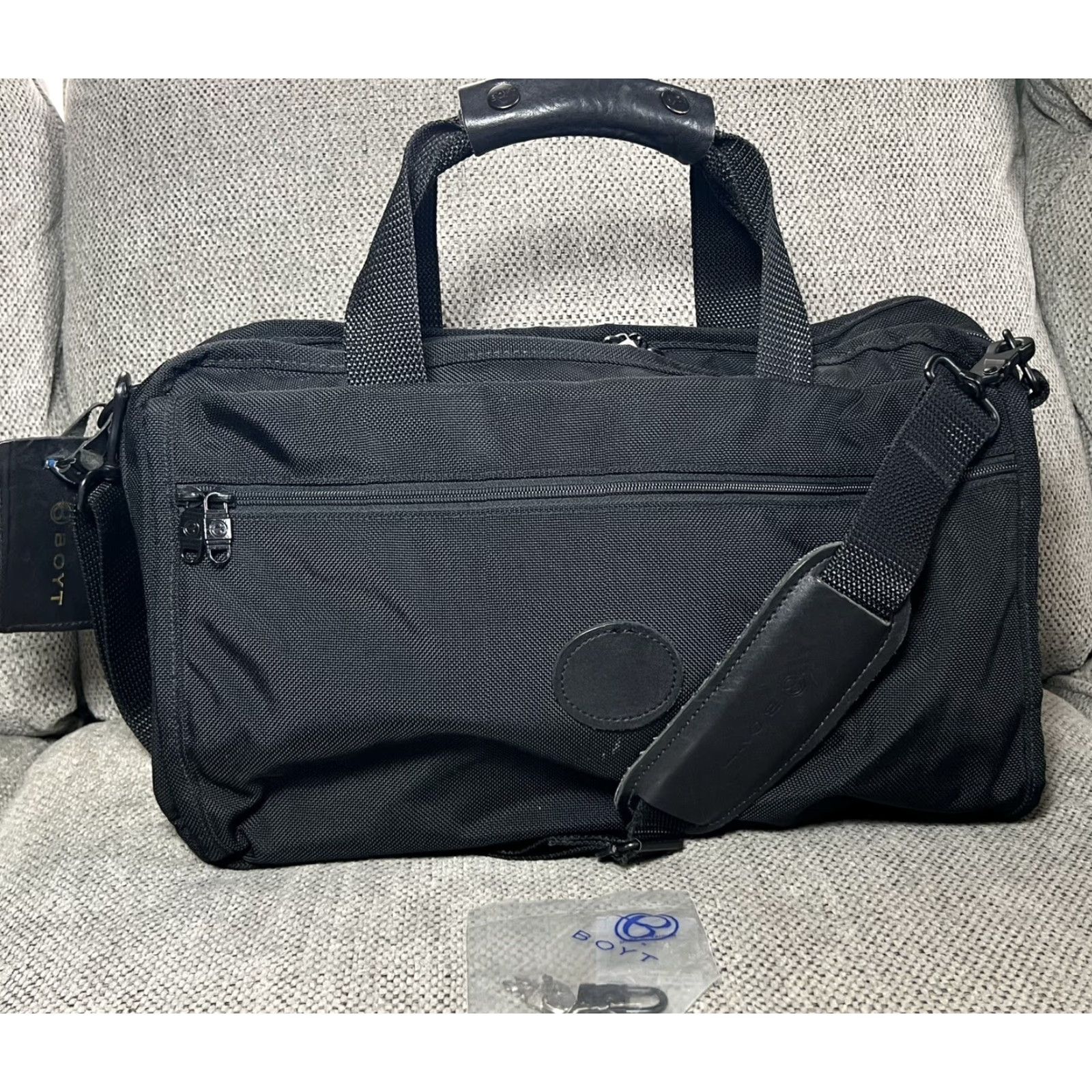 Vintage Boyt Messenger Bag Unisex Adults Large Nylon Black Zip Pockets Shoulder Strap 17” x 12” x 5.5” Outdoor Casual with Inner Outer Pockets Size ONE SIZE - 2 Thumbnail
