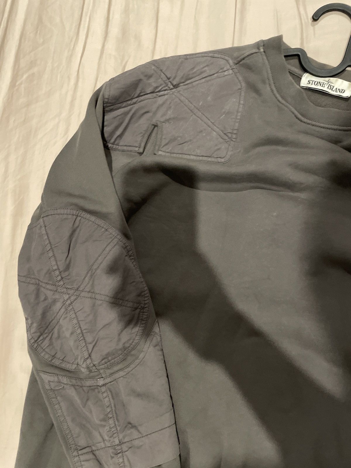 Stone Island Stone Island Men's ‘Sniper Patch’ crewneck Size US M / EU 48-50 / 2 - 7 Thumbnail