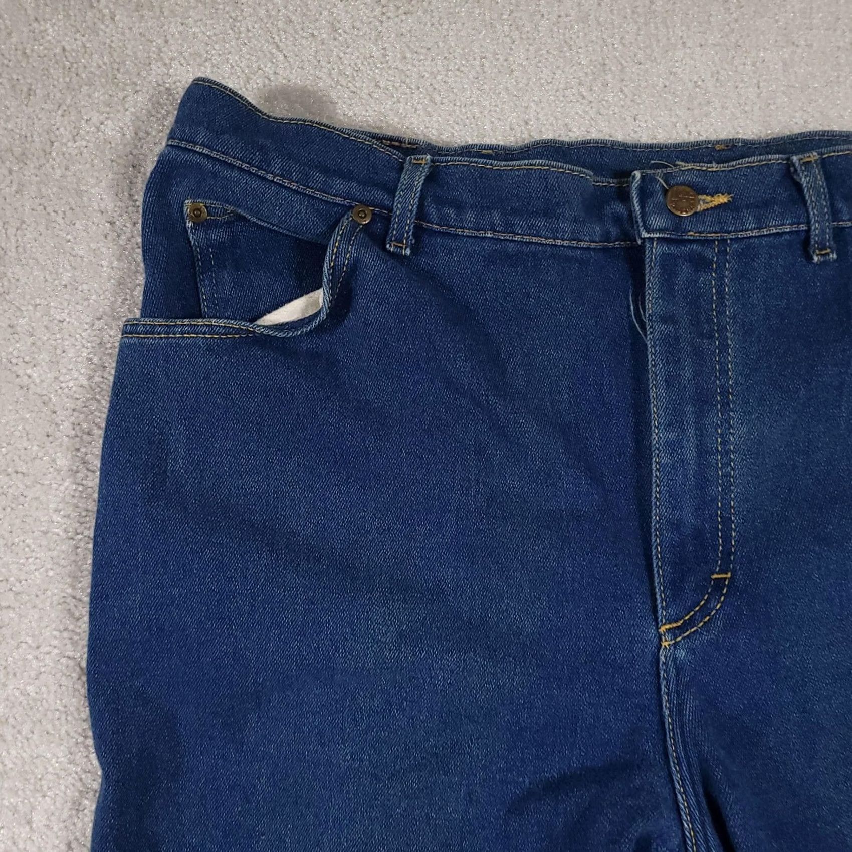 Lee VINTAGE Lee Jeans Mens 48x30 Denim Relaxed Fit Straight Leg USA 80s 90s Y2k 44x29 Blue Pants Mens Jeans Lee 48030 5-pocket Zip Fly Cotton Polyester Size US 32 / EU 48 - 4 Thumbnail