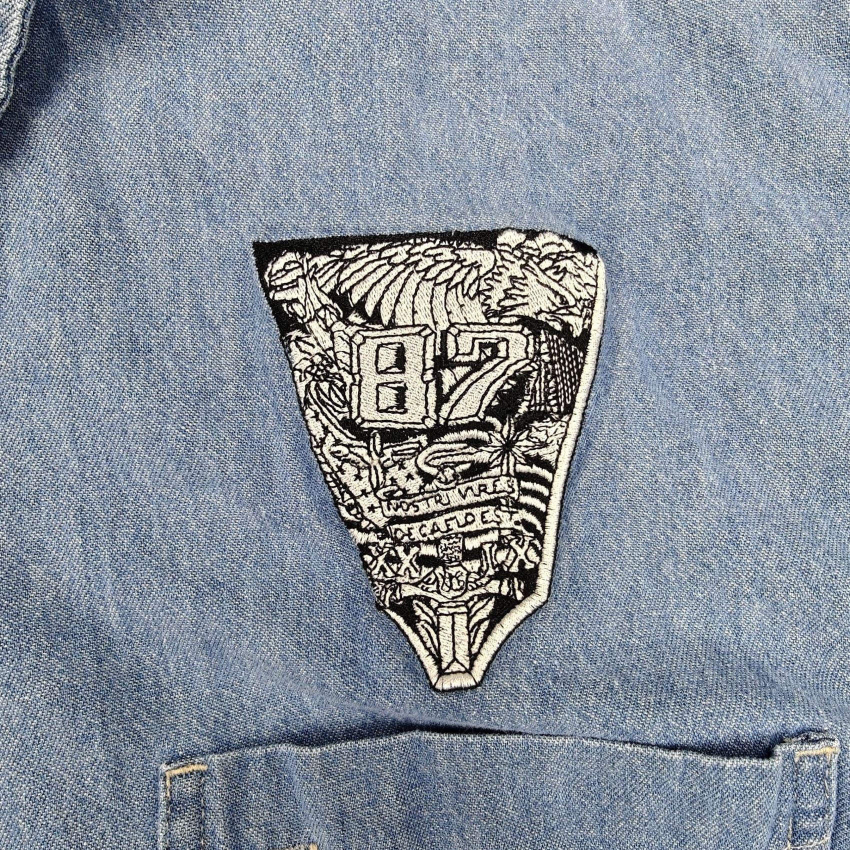 Denime VINTAGE Harriton Shirt Mens XL Blue Denim Long Sleeve Button Front 87 Patch Size US XL / EU 56 / 4 - 2 Thumbnail