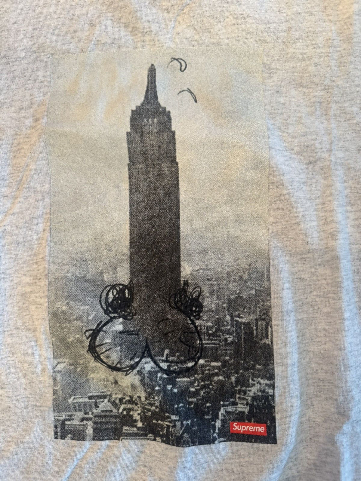 Supreme Supreme Mike Kelley The Empire State Building Tee Size US XL / EU 56 / 4 - 2 Thumbnail