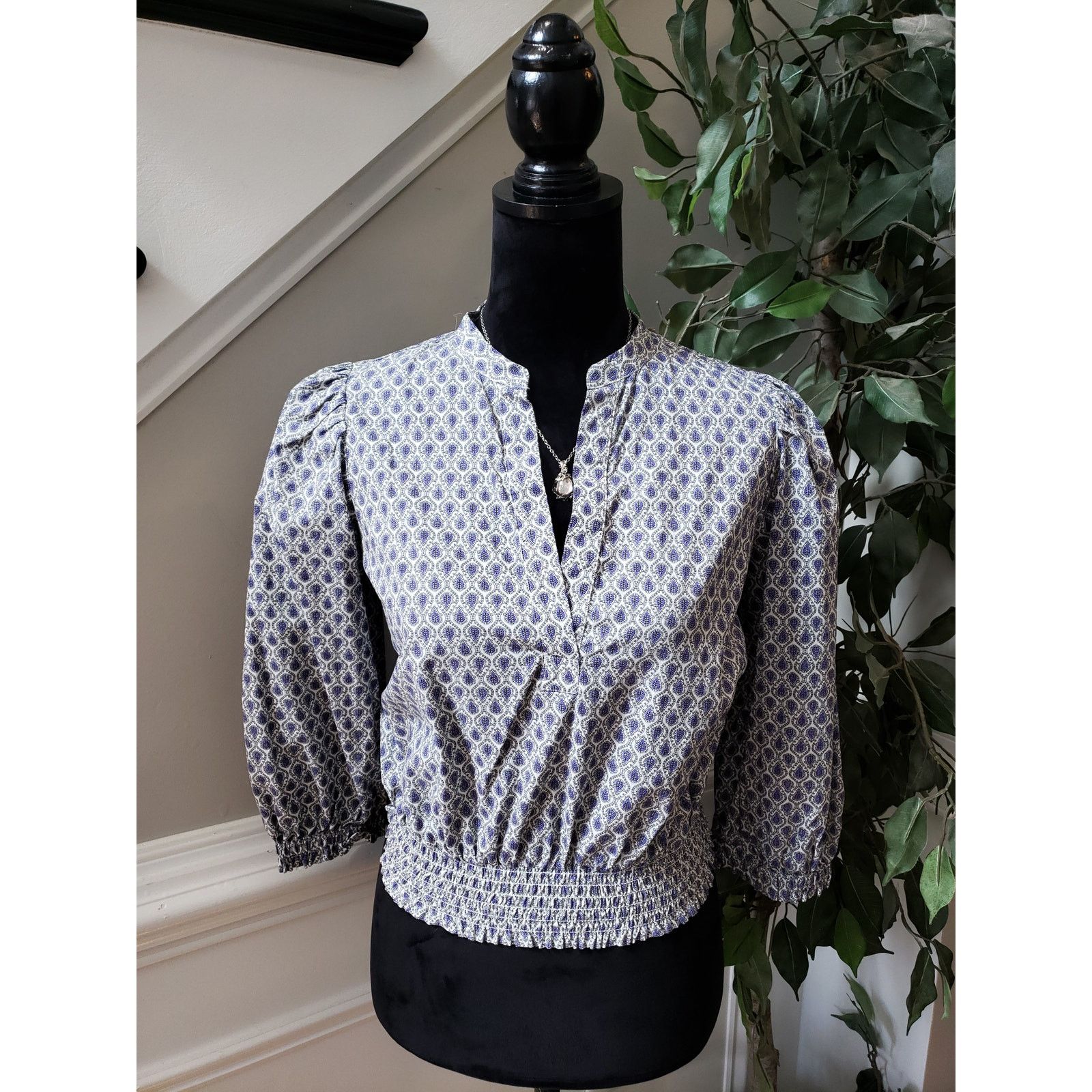 Ann Taylor Ann Taylor Blouse Women XXS Purple White Smocked Waist Top Size S / US 4 / IT 40 - 2 Thumbnail
