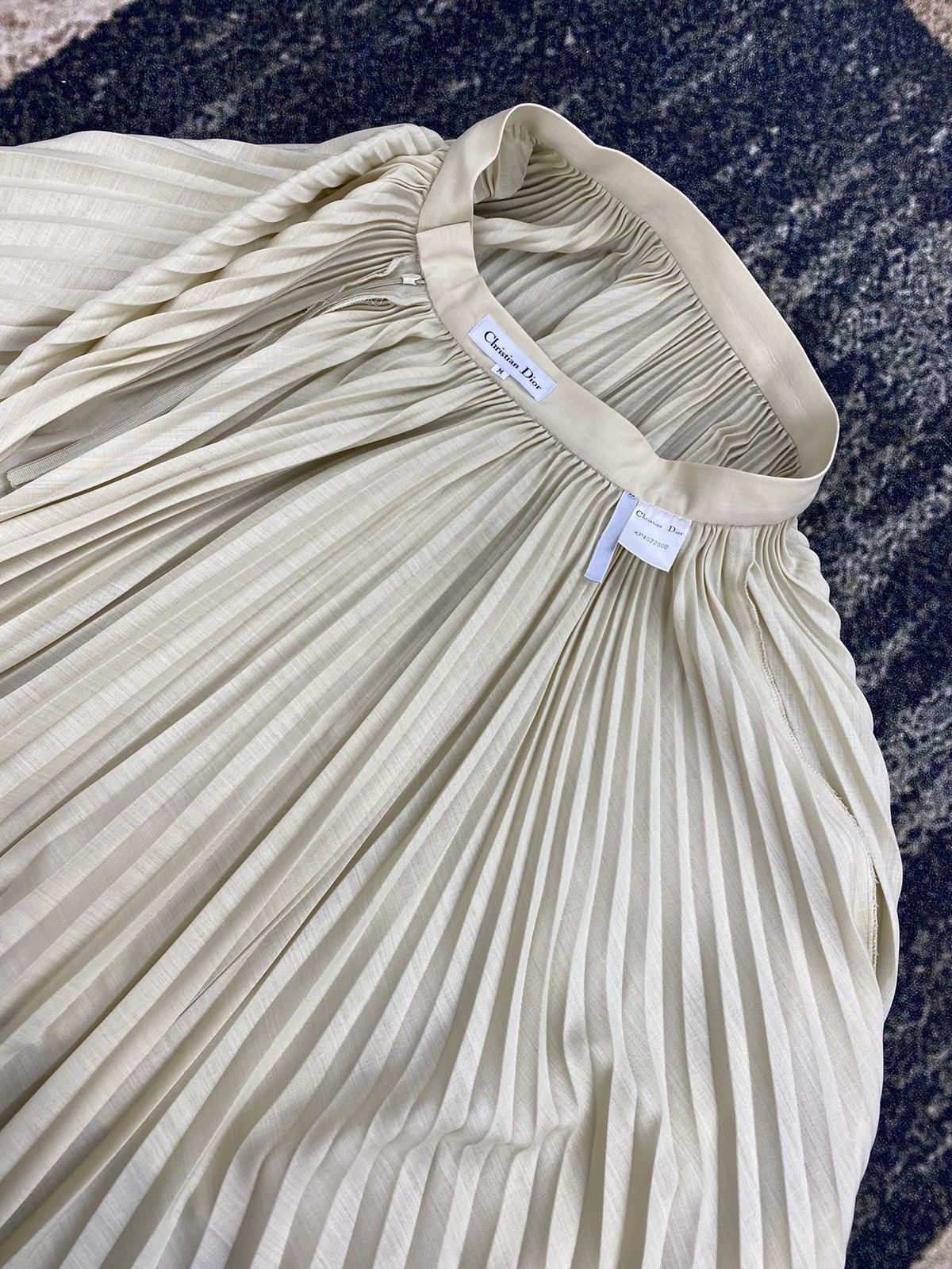 Dior 🔥RARE🔥 Vintage 1980’s CHRISTIAN DIOR Pleated Khaki Skirt Size 26" / US 2 / IT 38 - 14 Thumbnail