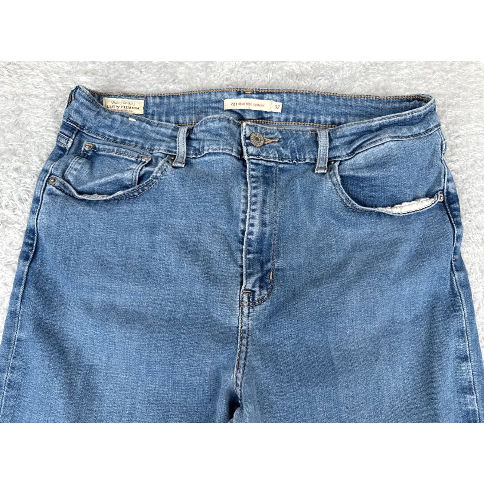 Levi's Levi's Jeans Women 32 Blue Denim Skinny High Rise 700 Series Regular Inseam 29 in 5-Pocket Cotton Blend Distressed Mid Rise Size 24" / US 00 / IT 34 - 4 Thumbnail