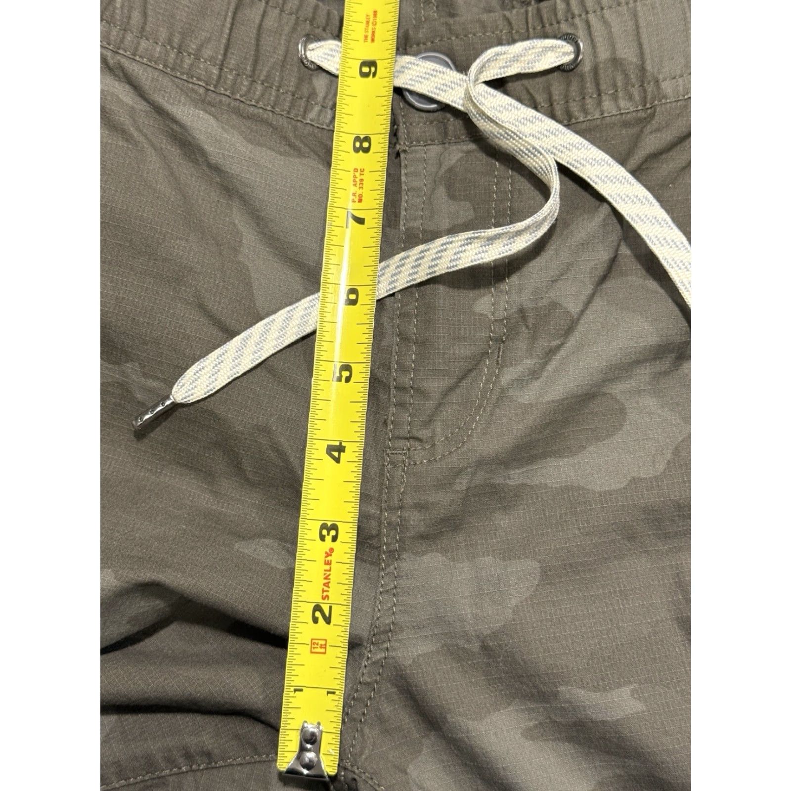 Vuori Vuori Womens Jogger Pants Green Ripstop Camouflage Minimal Zipper Adjustable Waist Pockets Athleisure Outdoor Climbing Hiking Walking Size 32" / US 10 / IT 46 - 4 Thumbnail