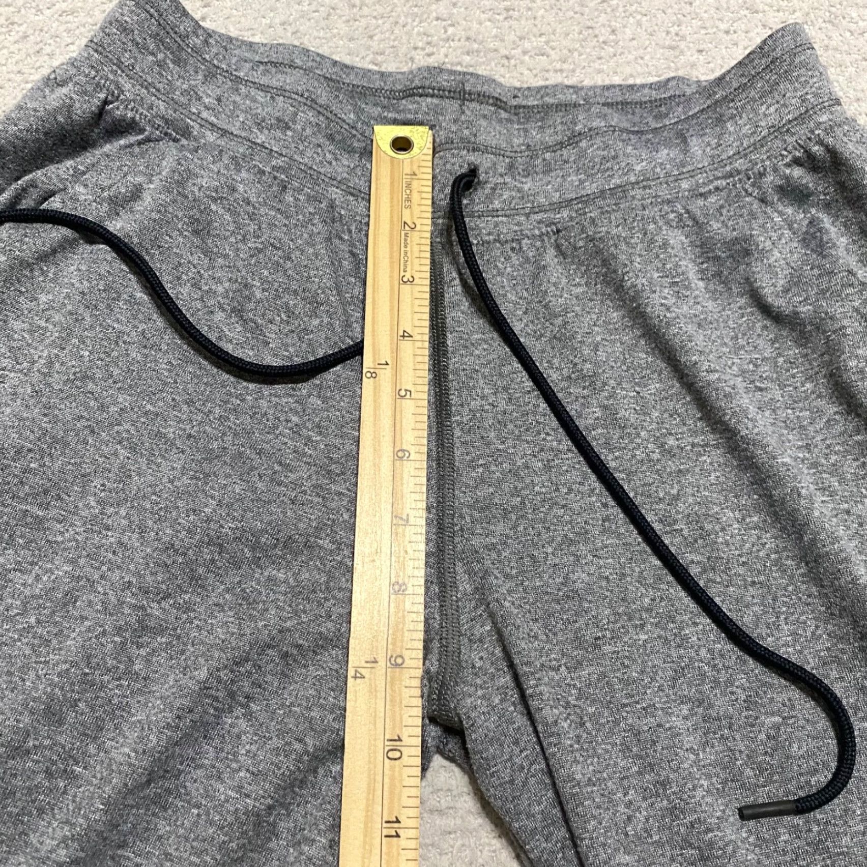 Under Armour Under Armour Mens Small Pants Gray Joggers Elastic Waist Drawstring Heatgear Size US 29 - 7 Thumbnail