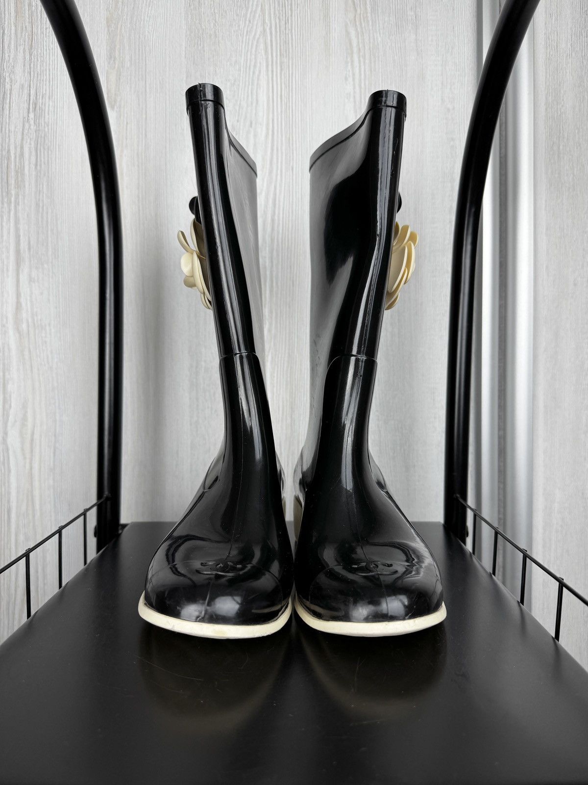 Chanel CHANEL Rubber Camellia Rain Boots Black size 37 Size US 7 / IT 37 - 7 Thumbnail