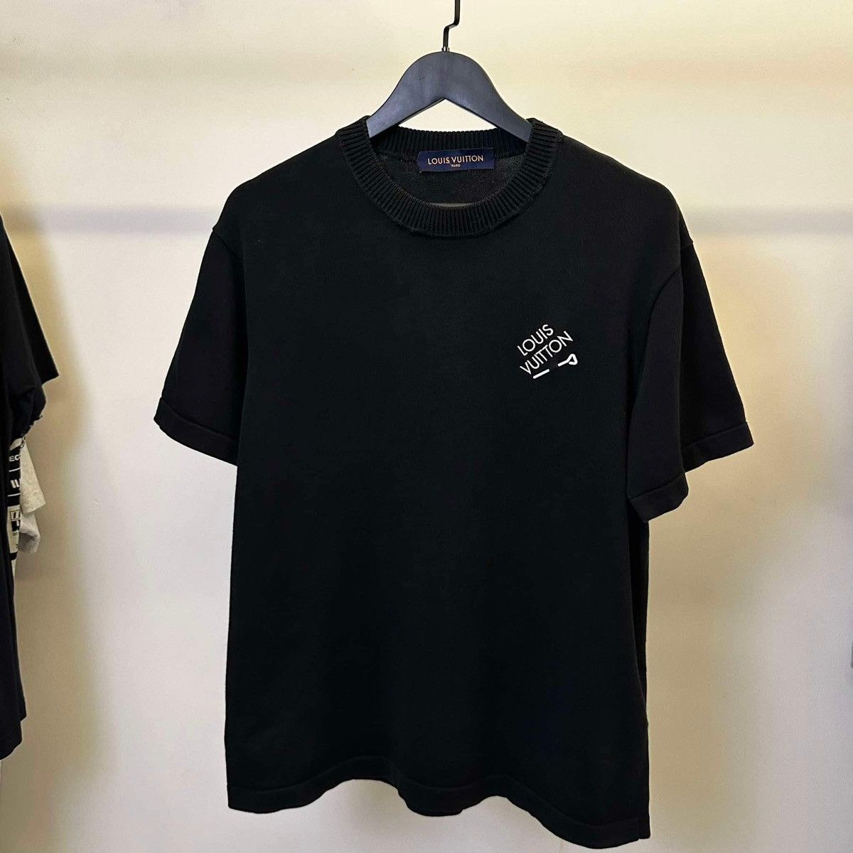 Louis Vuitton × Luxury × Streetwear LOUIS VUITTON T SHIRT