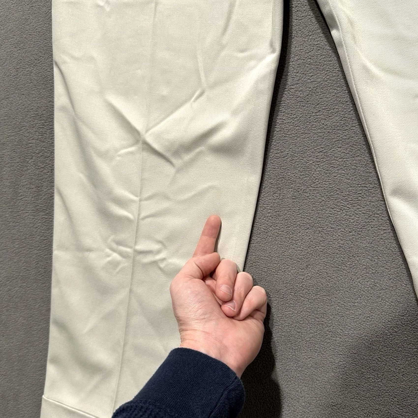 Eddie Bauer Eddie Bauer Pants Mens 33 (32x31) Beige Double Pleated Cuffed Trousers READ Size US 33 - 4 Thumbnail