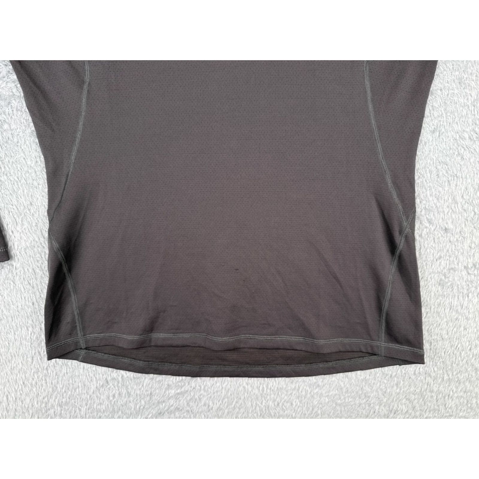 The North Face The North Face Sweater Men Large Gray Lightweight Flashdry 1/4 Zip Polyester Size US L / EU 52-54 / 3 - 5 Thumbnail