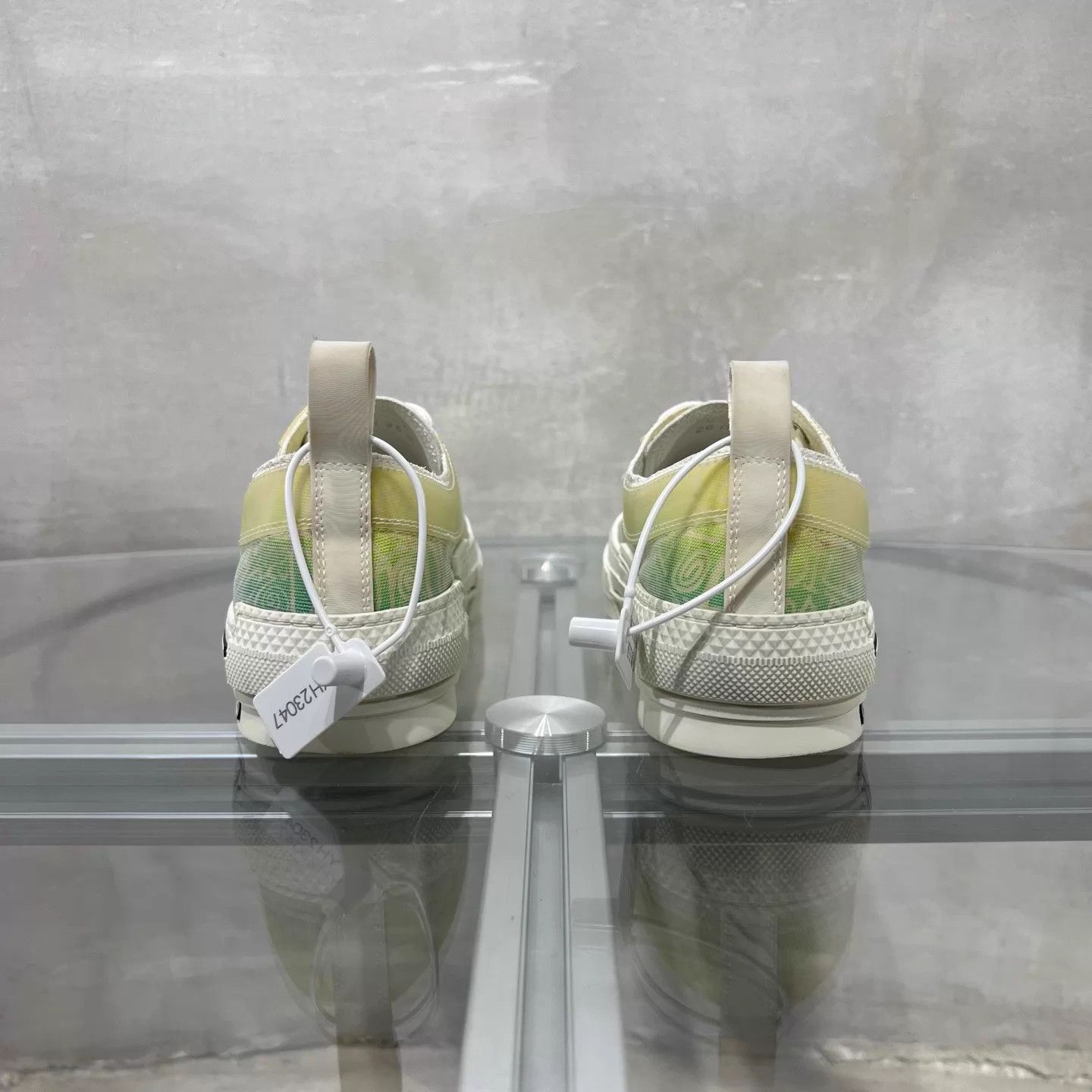 Dior Dior x Stussy B23 Yellow Green Gradient Wmns 35.5 Size US 5 / IT 35 - 6 Thumbnail
