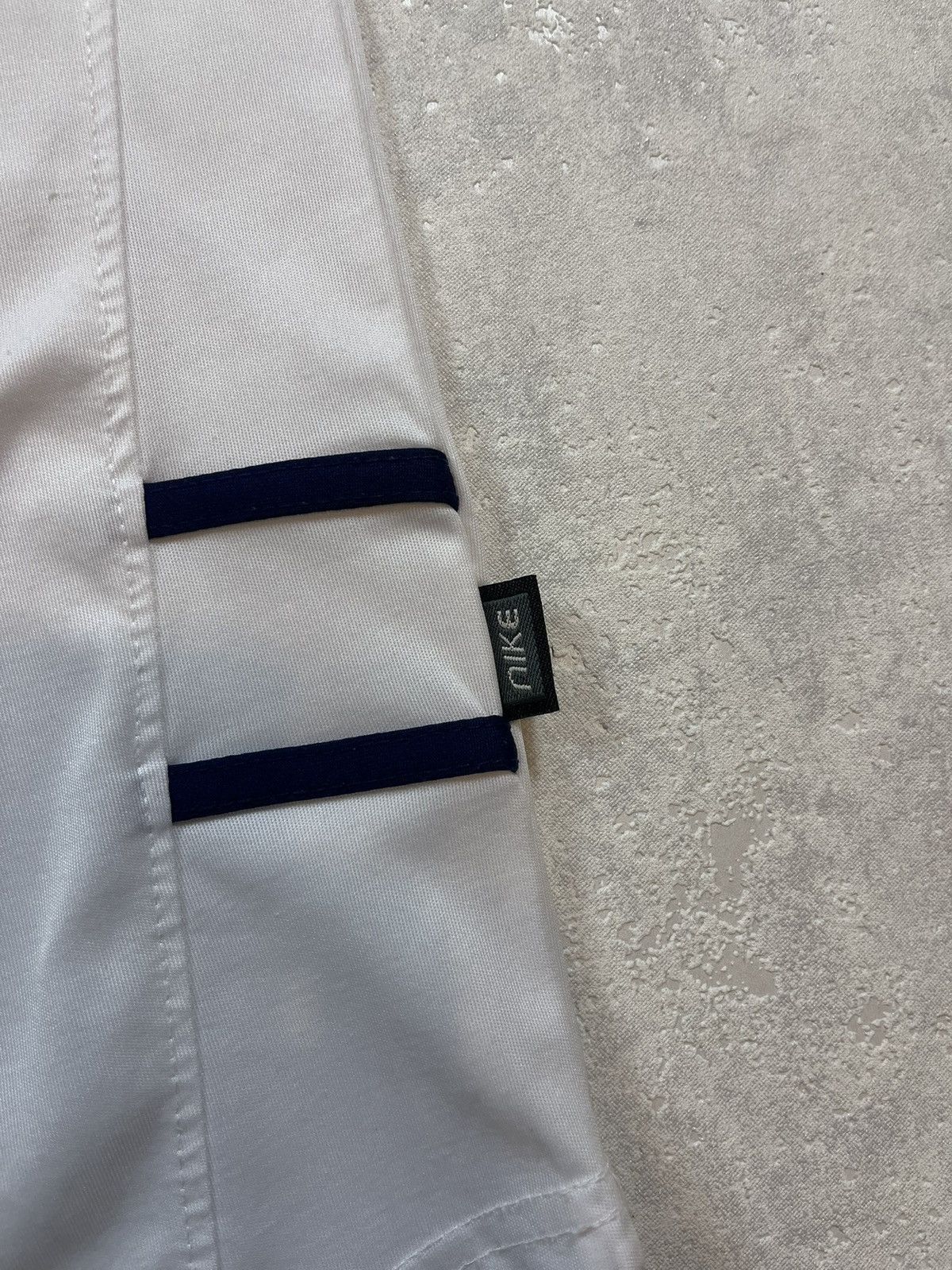 Nike × Vintage 90s Nike Big Central Swoosh Vintage Y2K Oversized T-Shirt Size US L / EU 52-54 / 3 - 5 Thumbnail