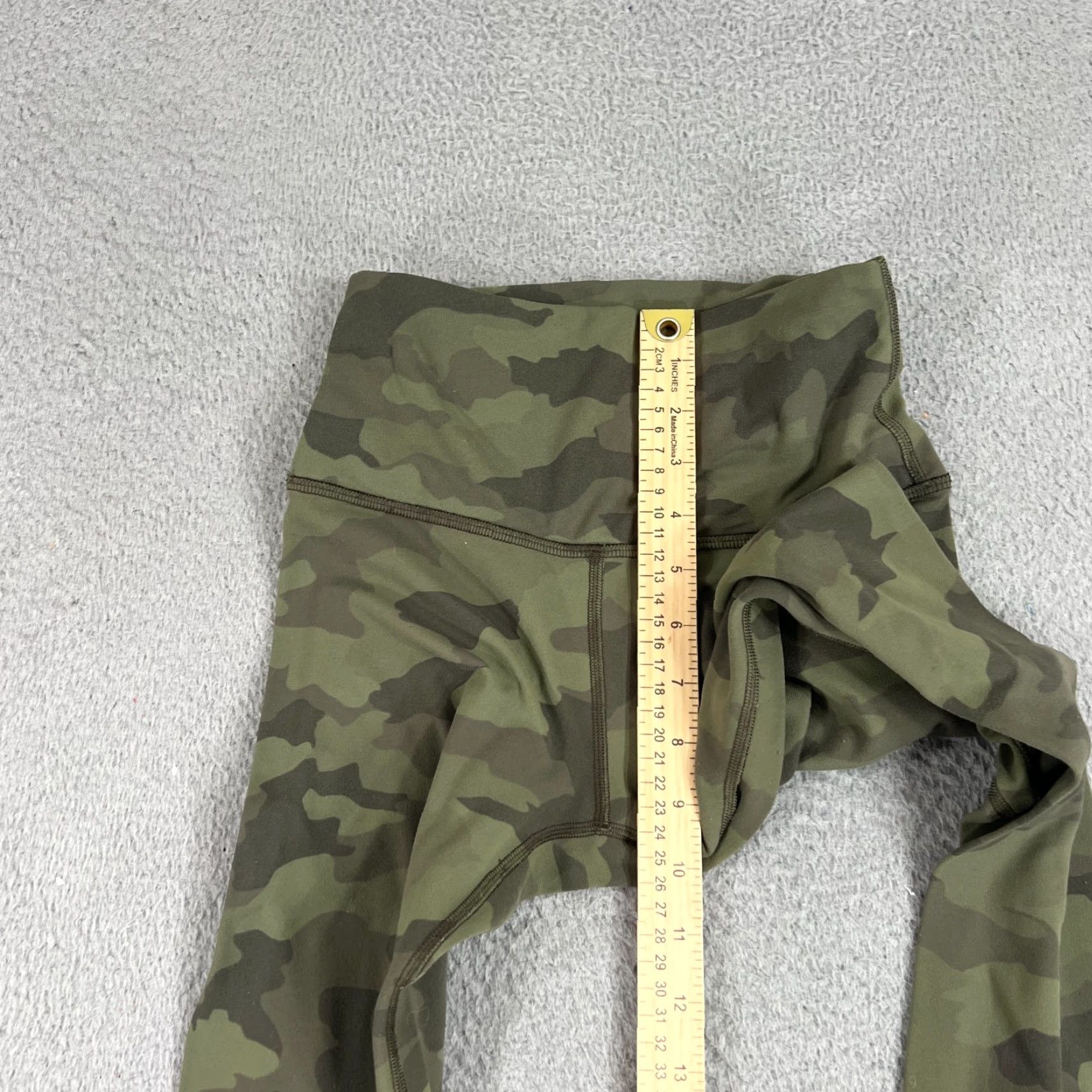 Lululemon Lululemon Leggings Size 4 Inseam 26 Green Camouflage Align Pant Gym Train Run Activewear Women Skinny Ankle Size 27" / US 4 / IT 40 - 3 Thumbnail