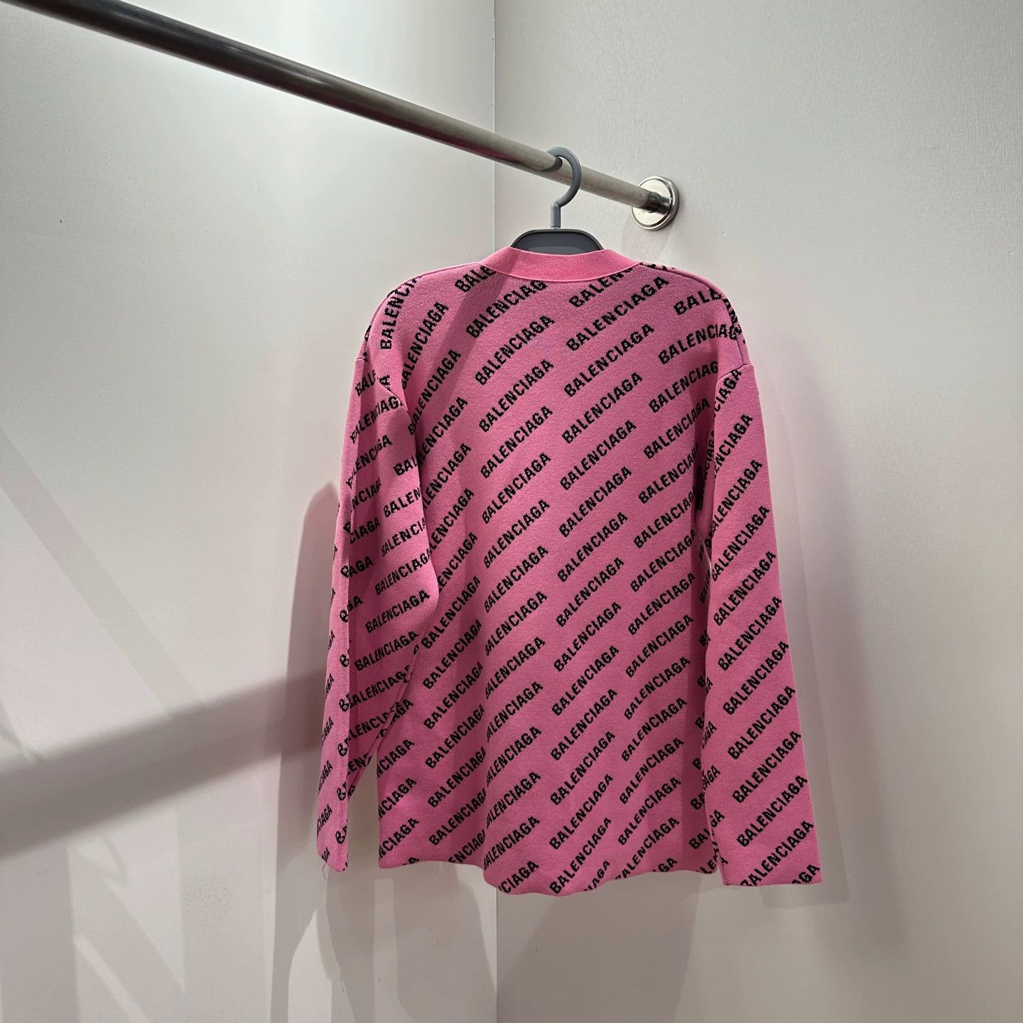 Balenciaga Balenciaga apr679 AO slogan knit cardigan L cotton Size S / US 4 / IT 40 - 2 Thumbnail